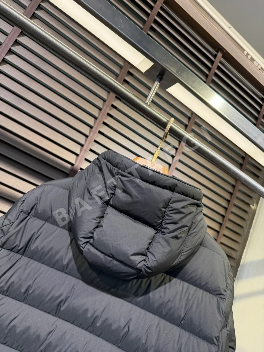 몽클레르 세스트리에 후드 쇼트 다운 자켓 M99805 상세 이미지 9