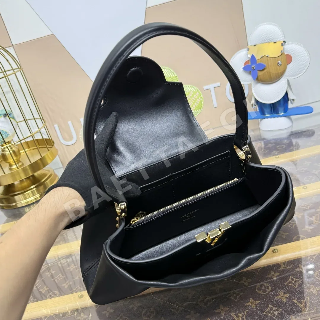 루이비통 캡시느 에디트 스웨이드 핸드백 M29959 상세 이미지 9