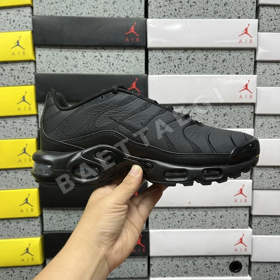 나이키 [DF] 에어 맥스 플러스 AJ2029-001 201706 Nike Air Max Plus Triple Black Leather 상세 이미지 8