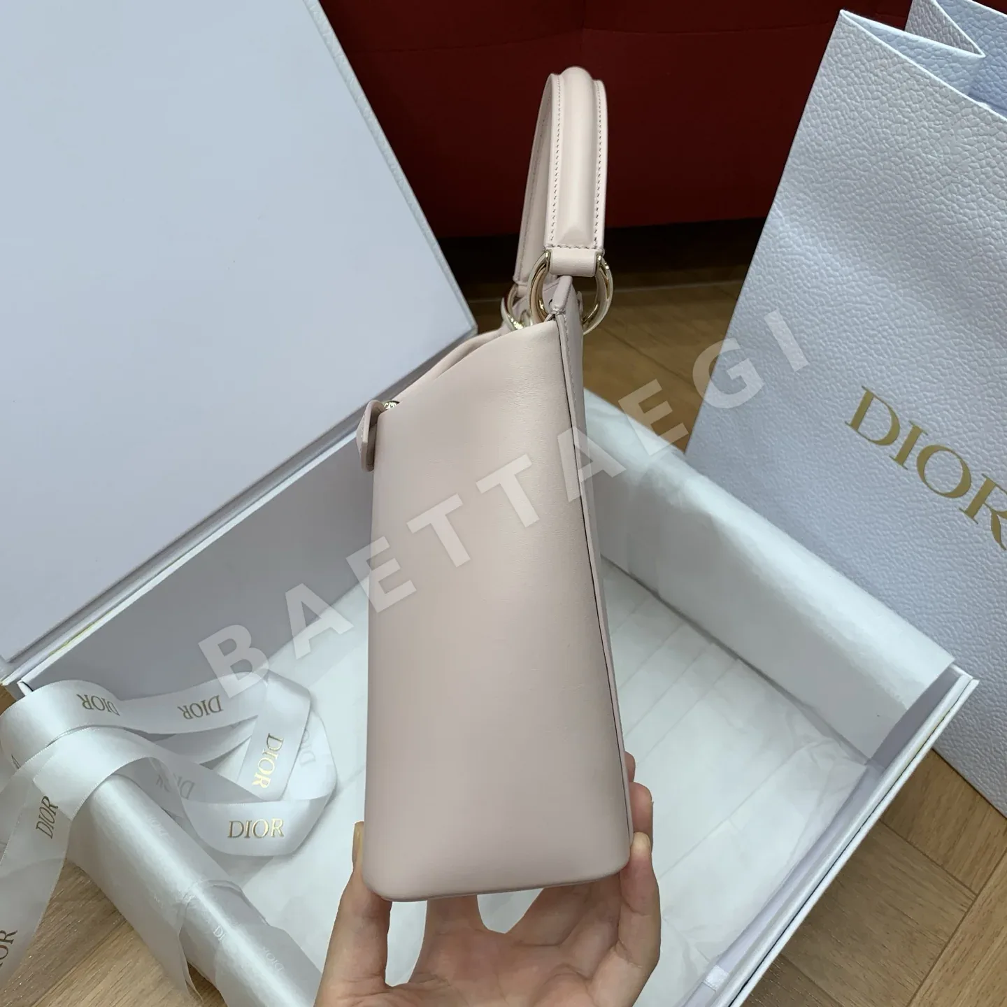 디올 코코 송아지가죽 핸드백 상세 이미지 5