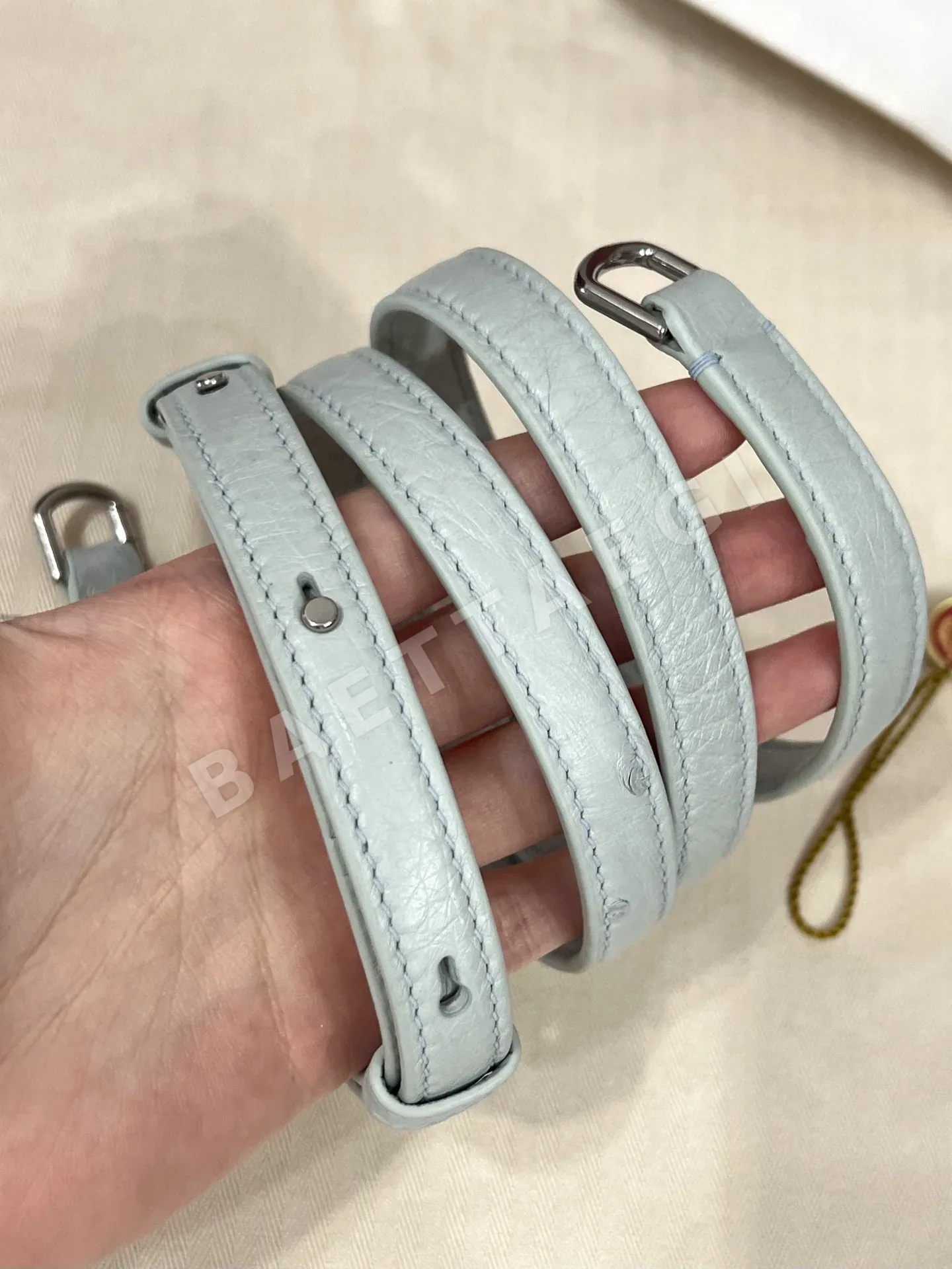 로로피아나 대나무 짜임 타조 가죽 패치워크 크로스 바디 백 상세 이미지 9