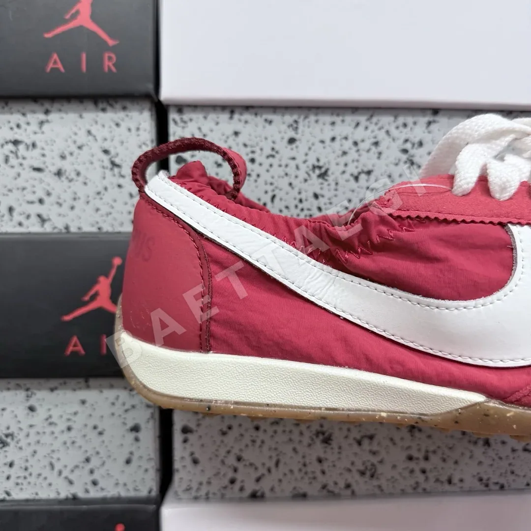 나이키 [GOD] HV8547-600 201600 Nike Moon Shoe SP Jacquemus University Red 상세 이미지 2