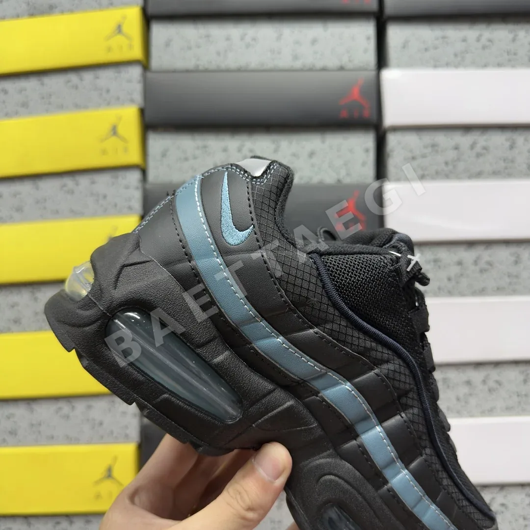 나이키 [WE] 에어 맥스 95 OG IB1667-004 201820 Nike Air Max 95 OG Big Bubble Smoky Blue 상세 이미지 4