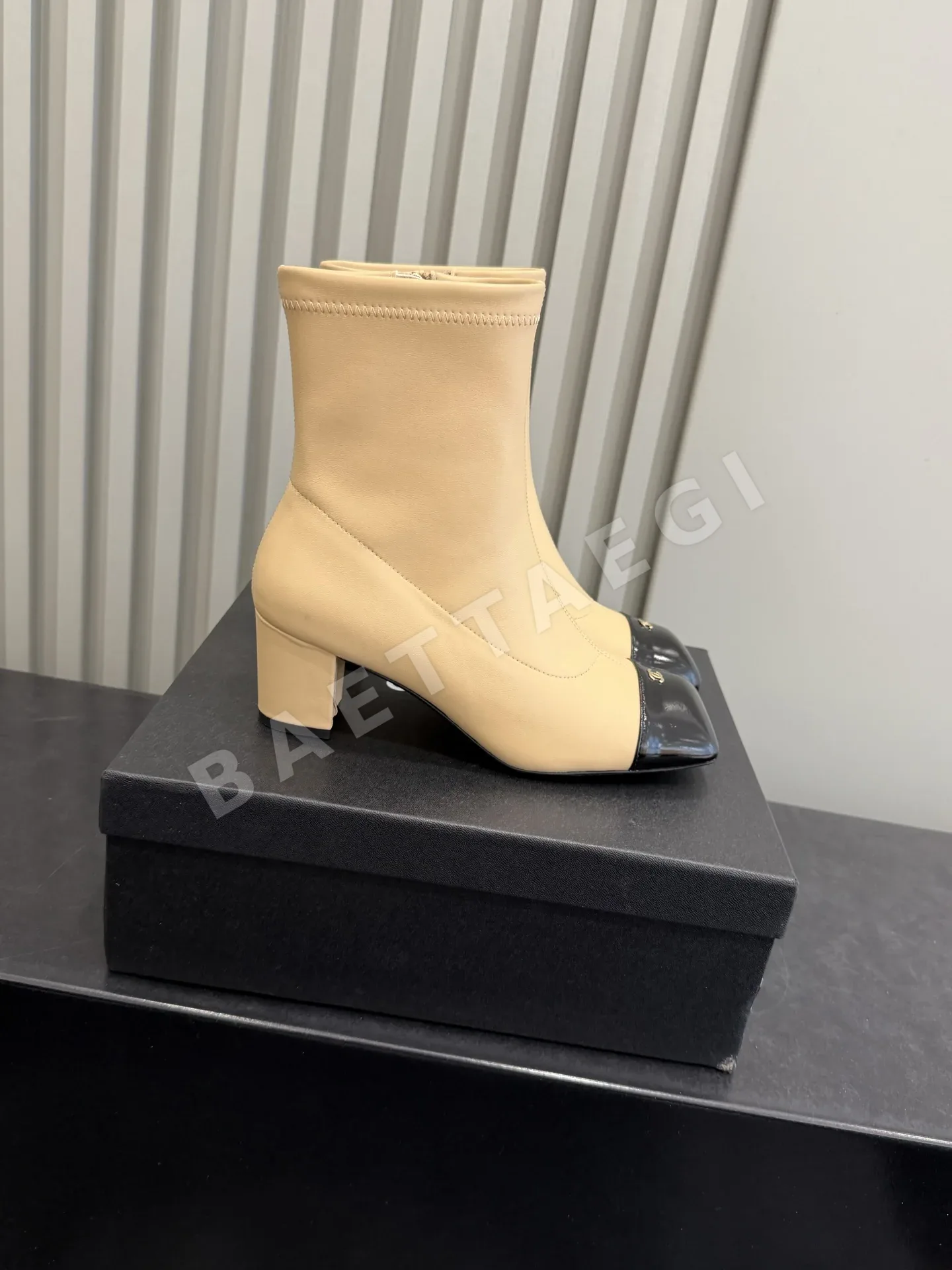 샤넬 부츠 가죽 스퀘어 토 178851
