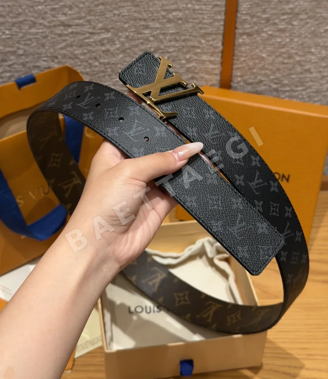 루이비통 이니셜 40mm 리버시블 벨트 상세 이미지 5