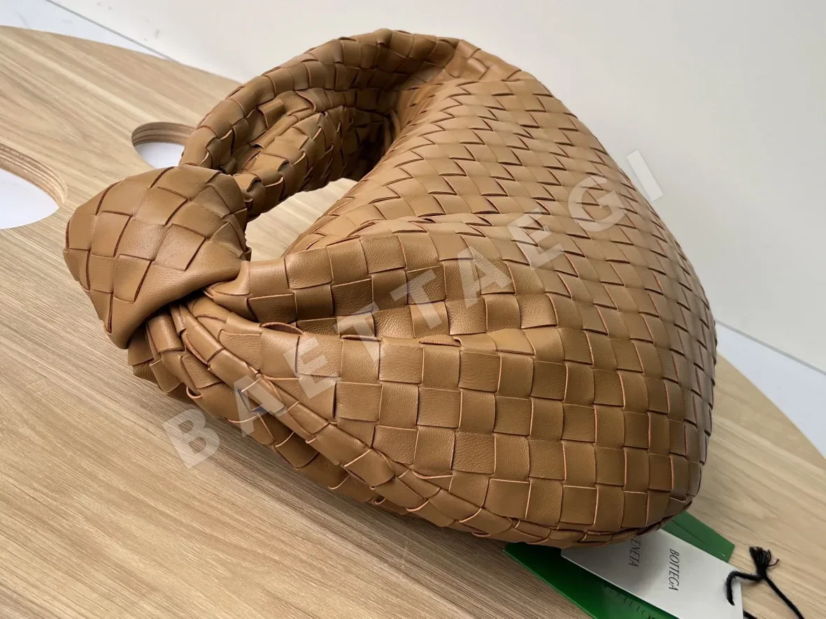 보테가베네타 조디 미디엄 램스킨 가방 상세 이미지 2