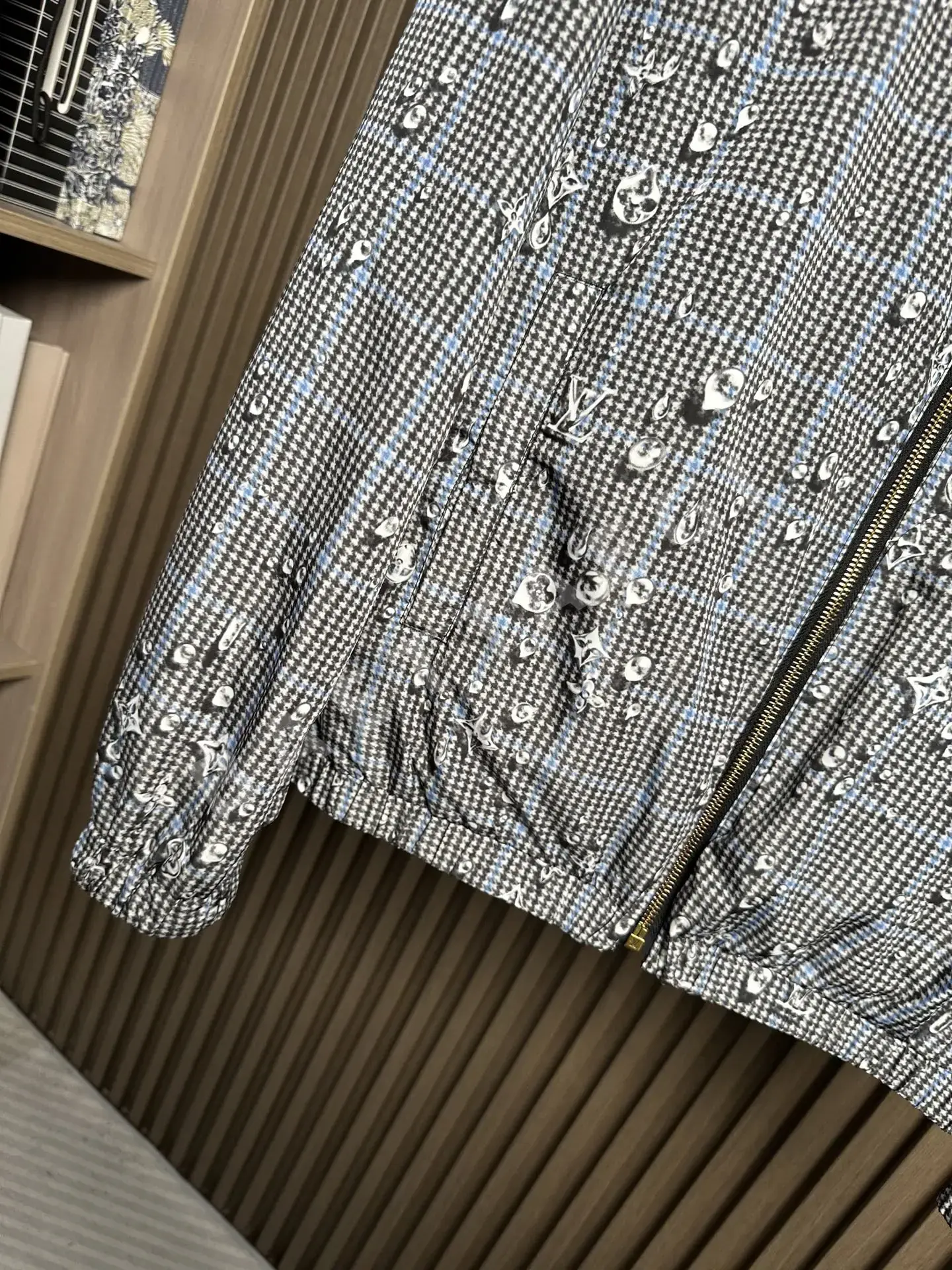 루이비통 컬렉션 후드 리버서블 재킷 19365 Louis Vuitton 상세 이미지 5