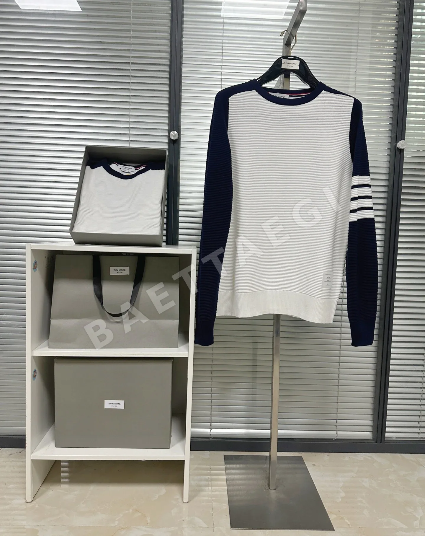 톰브라운 TB 니트 웨이브 패턴 긴팔 티셔츠 여성의류 상세 이미지 5