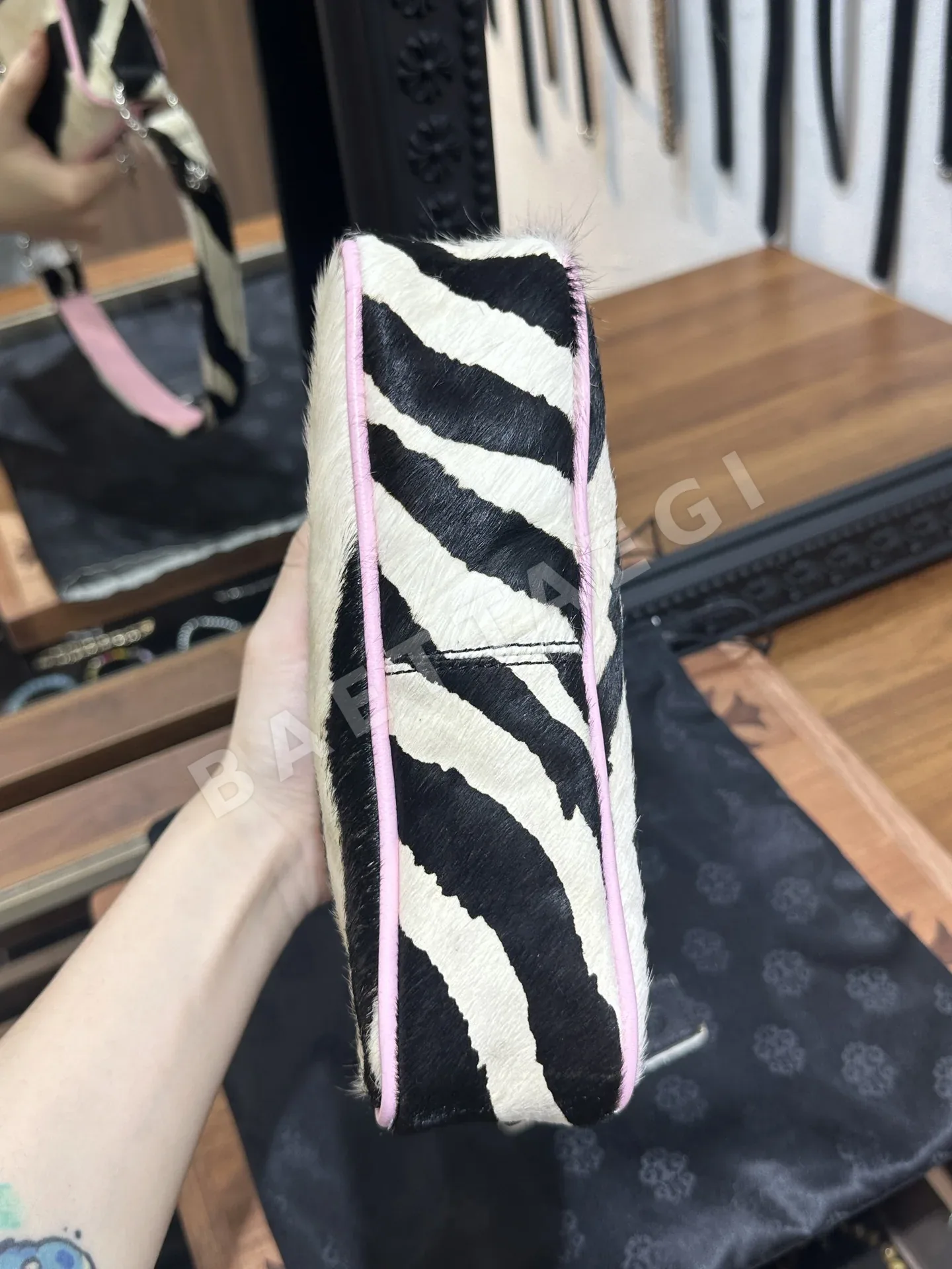 크롬하츠 제브라 치킨 너겟 숄더 가방 상세 이미지 7