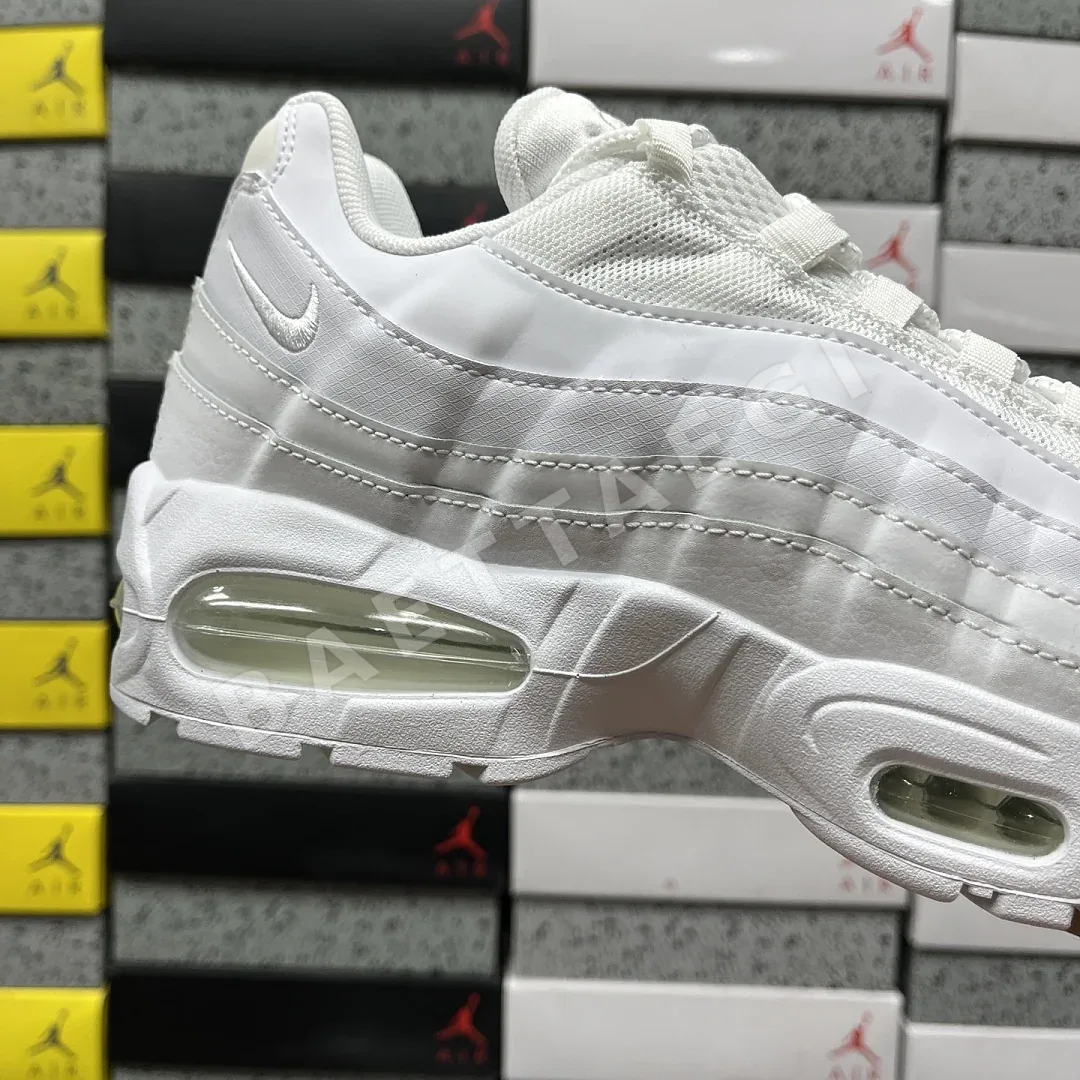 나이키 [WE] 에어 맥스 95 OG HM8755-100 201551 Nike Air Max 95 OG Big Bubble Triple 상세 이미지 4