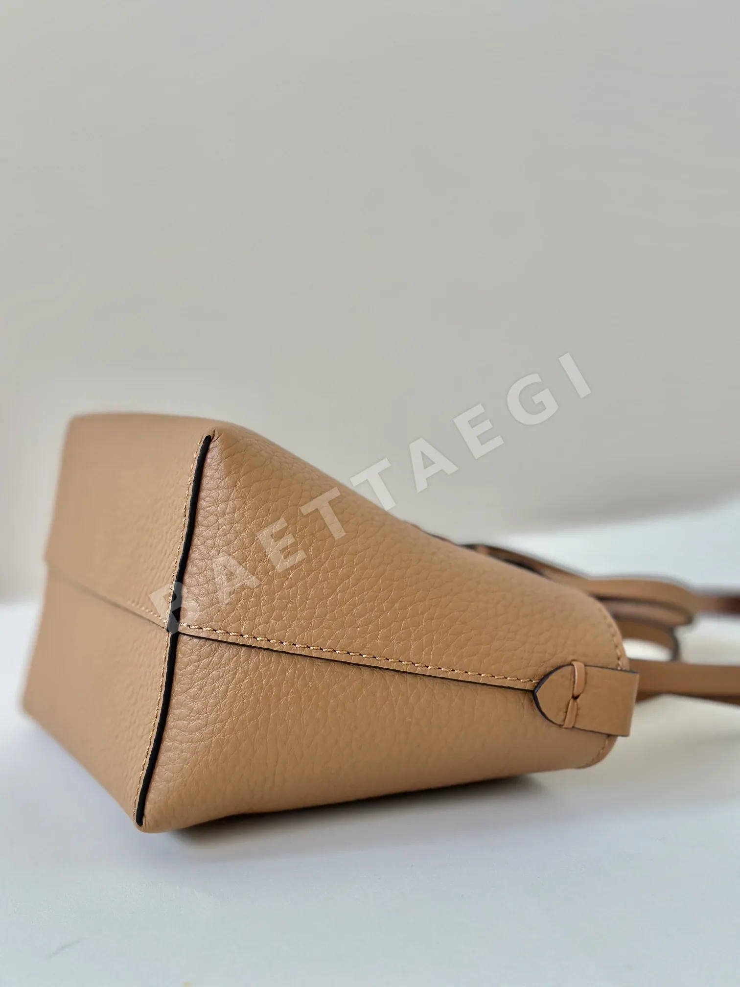 펜디 미니 롤 카프스킨 가죽 가방 8655 C 8655C 상세 이미지 3