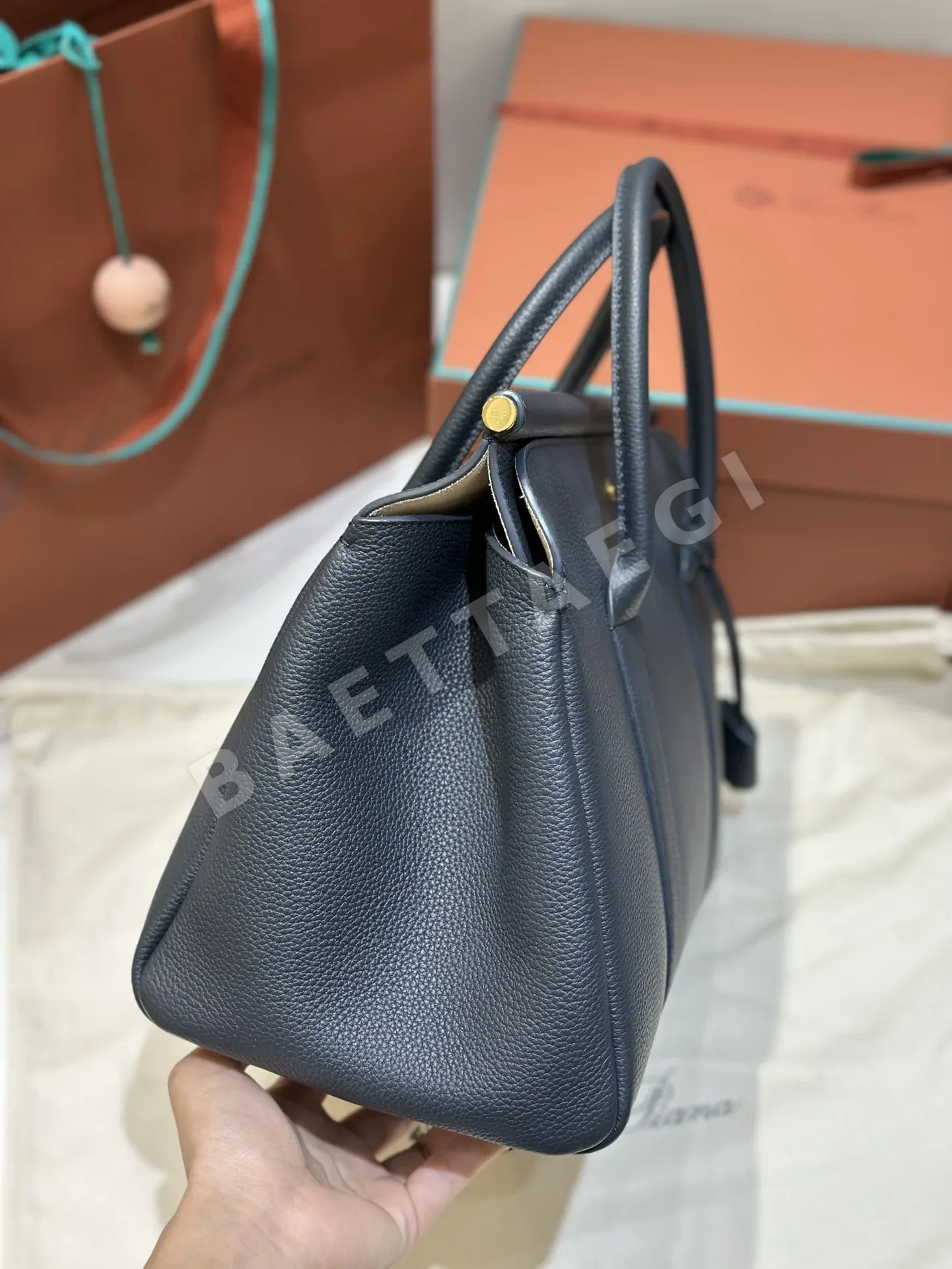 로로피아나 LP룸 린넨 핸드백 상세 이미지 4