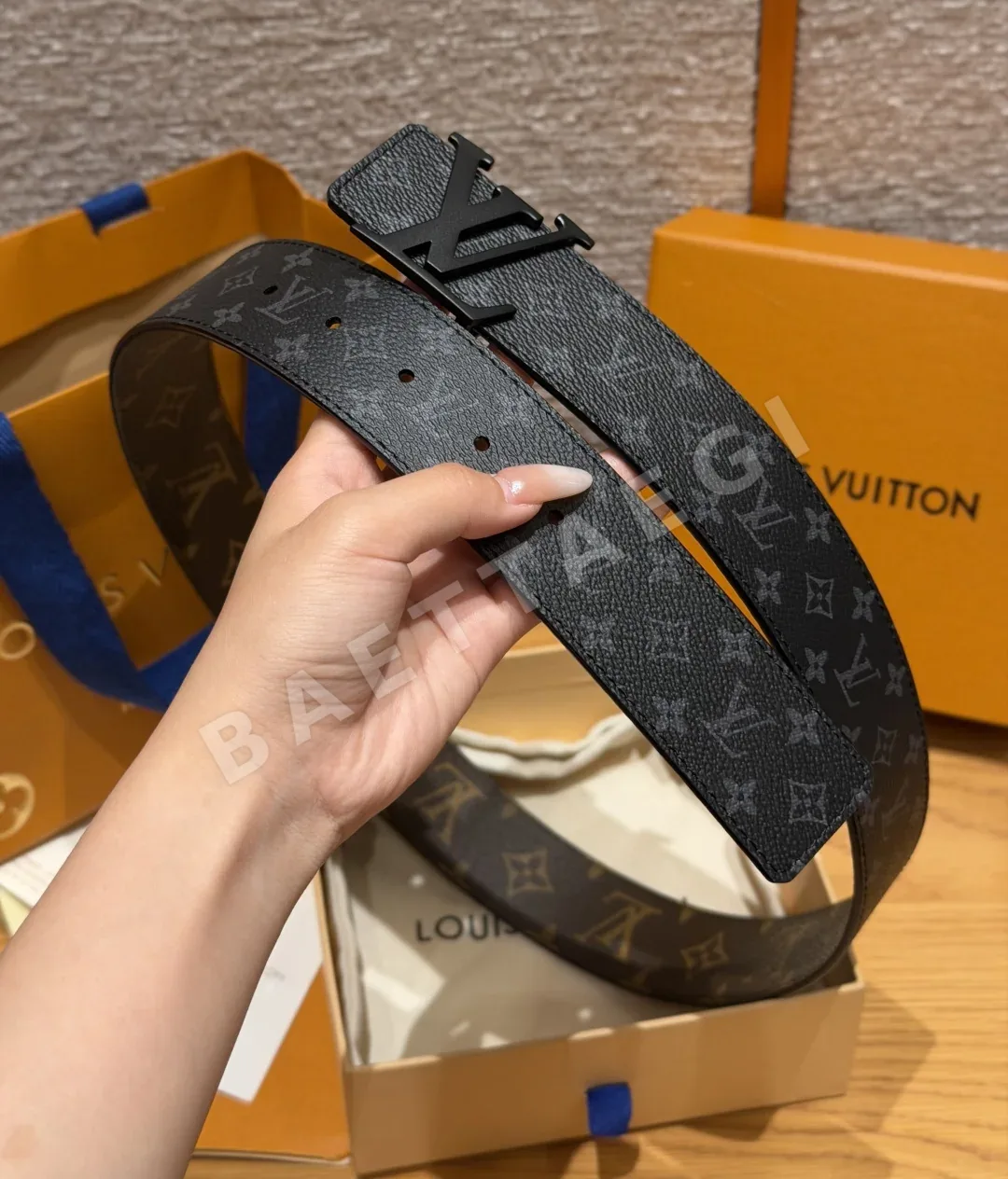 루이비통 이니셜 40mm 리버시블 벨트 상세 이미지 5