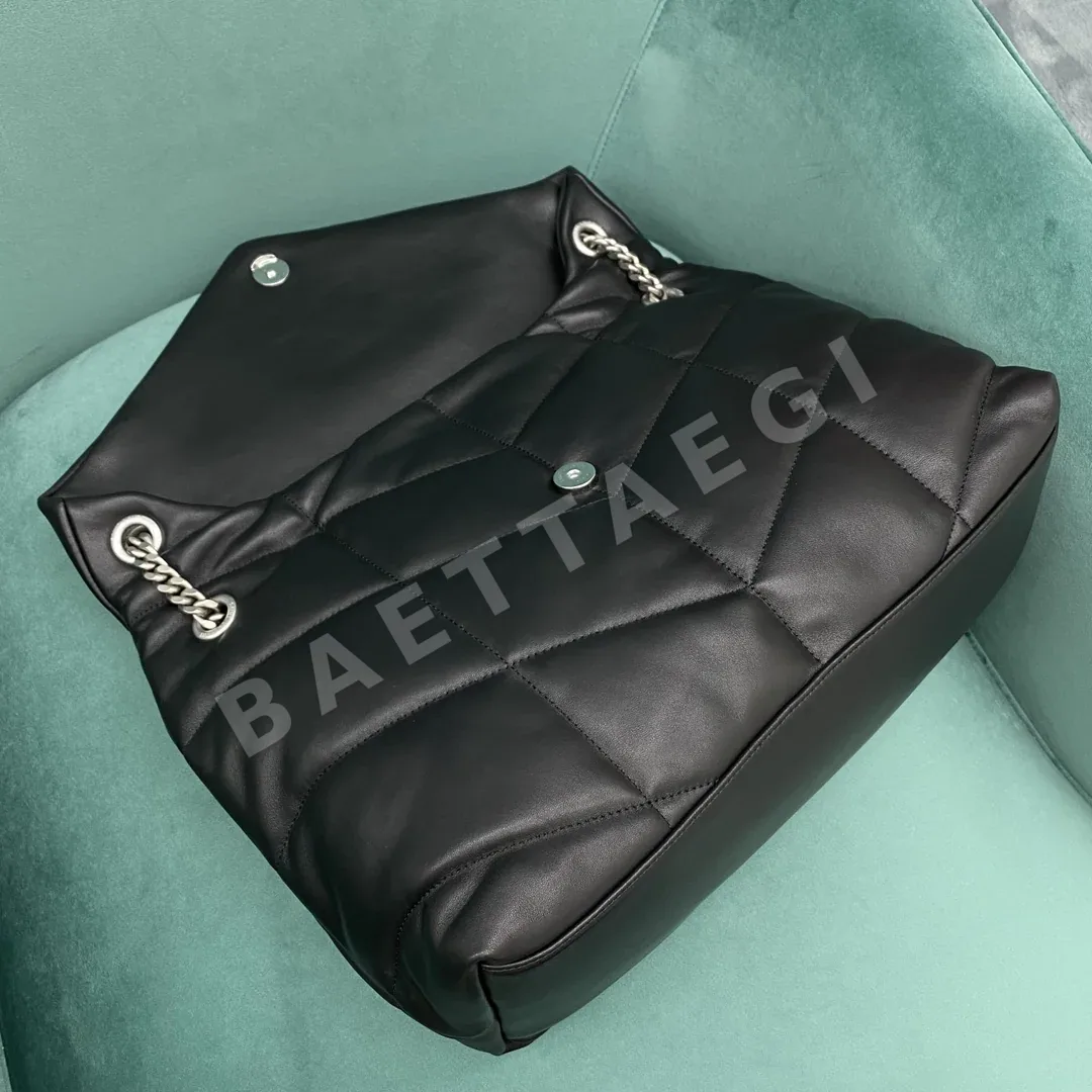 생로랑 LOOLOU PUFFER 램스킨 퀼팅 가방 상세 이미지 8