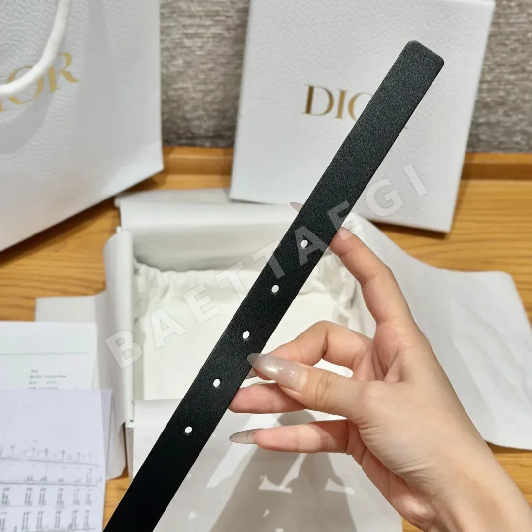 디올 CD 크리스탈 진주 장식 카프스킨 벨트 상세 이미지 8