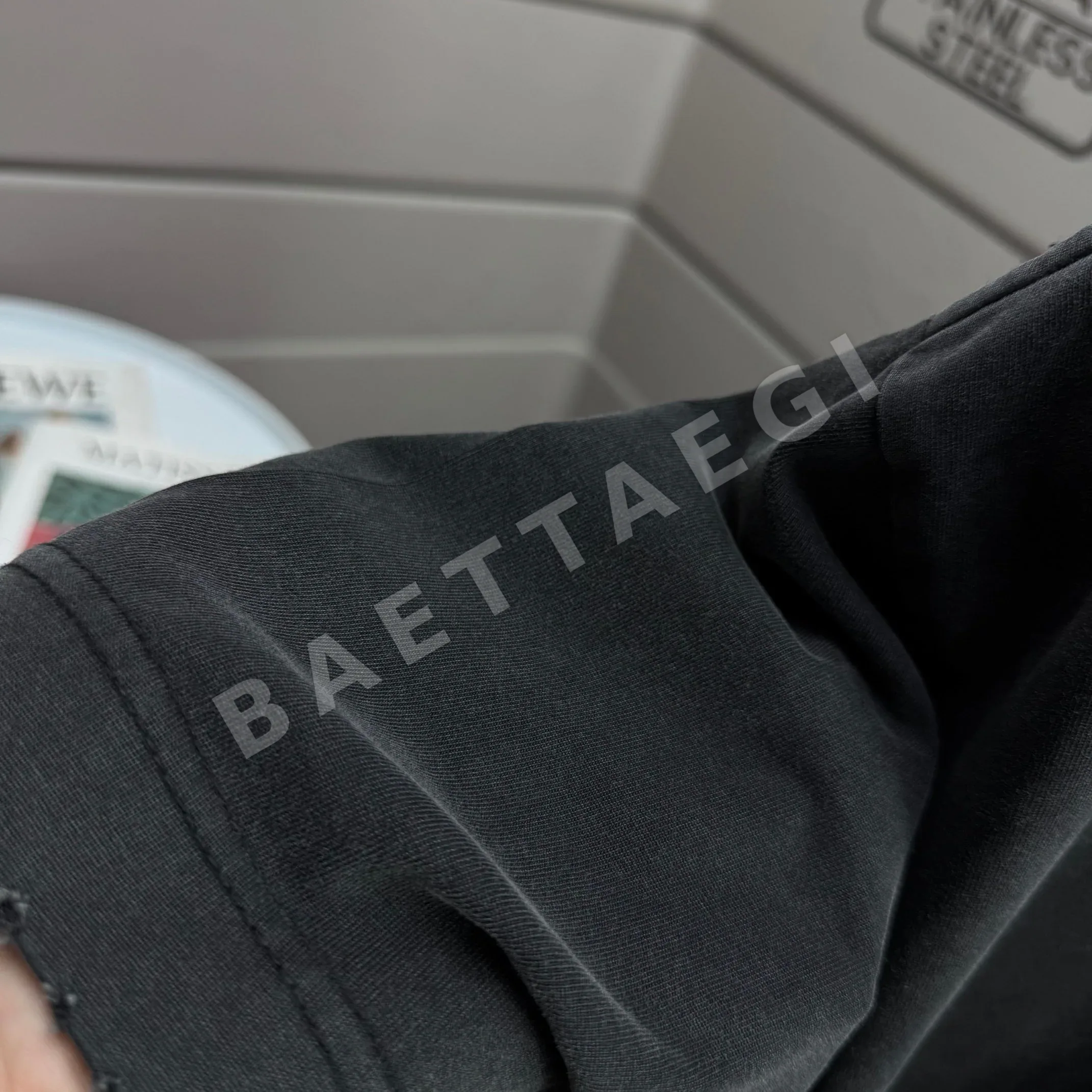 버버리 워시드 가공 데미지 크루넥 반팔 티셔츠 상세 이미지 7