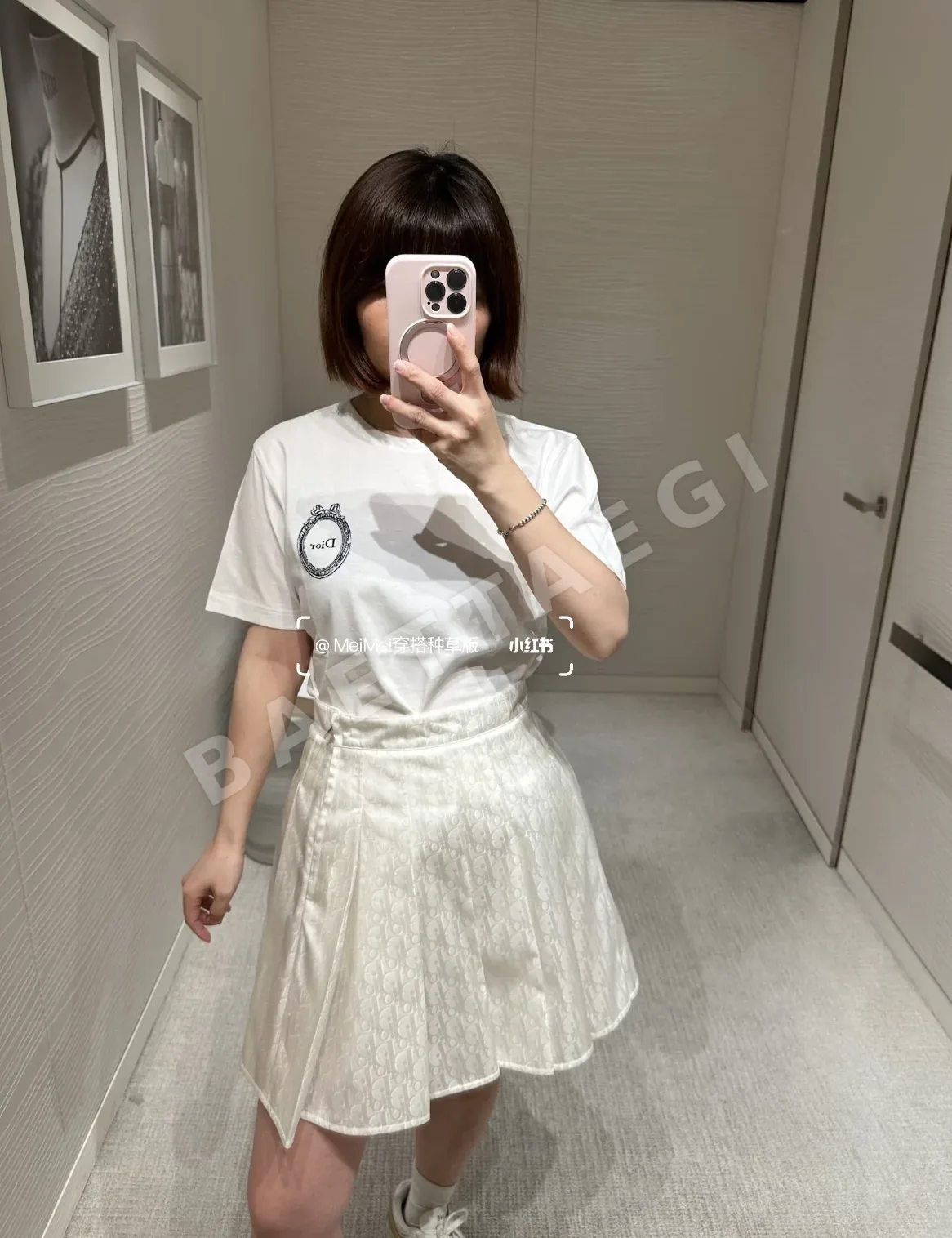 디올 여성 로고 자수 슬림핏 데님 반팔 티셔츠 41645