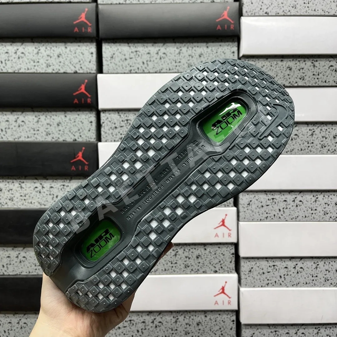 나이키 [5A] 보메로 프리미엄 IV6297-300 202028 Nike Vomero Premium Chicago Marathon 상세 이미지 8