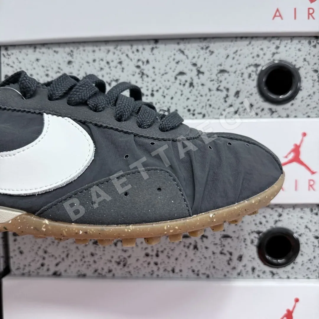 나이키 [GOD] HV8547-001 201599 Nike Moon Shoe SP Jacquemus Off Noir 상세 이미지 6