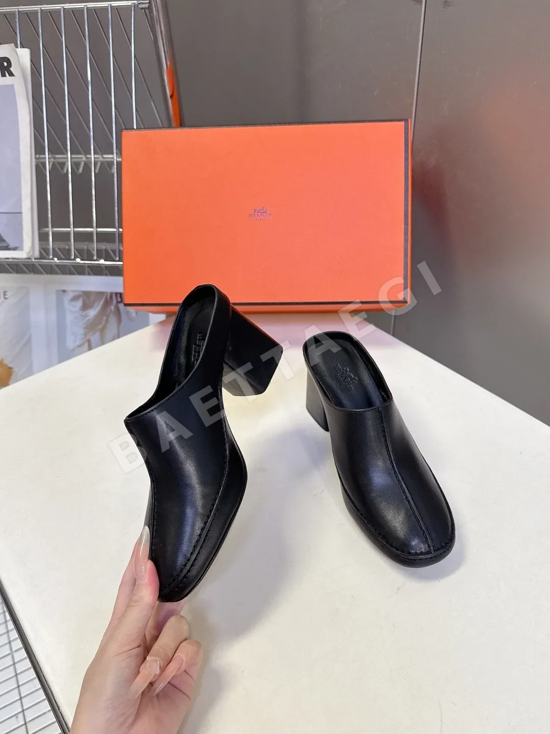 에르메스(Hermès)의 미스터리 70 뮬 상세 이미지 4
