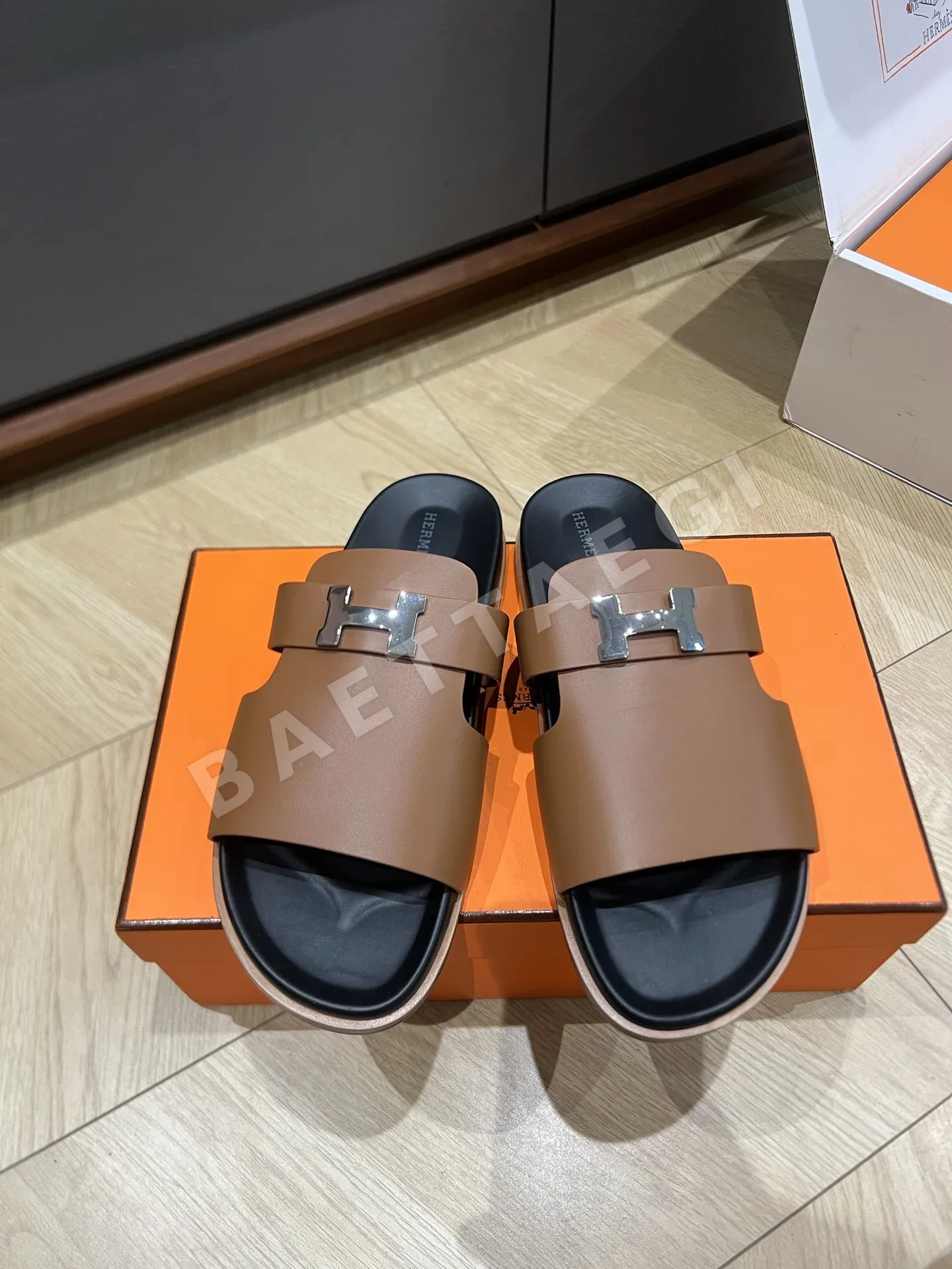 에르메스 조레스 샌들(Hermes Jaures Sandal) 108159