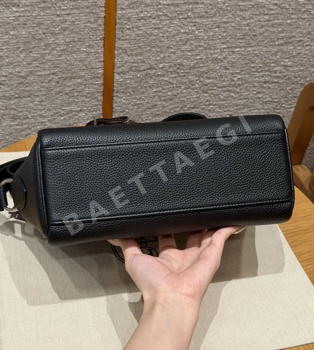 에르메스 켈리 메신저 토고 가죽 가방 상세 이미지 5