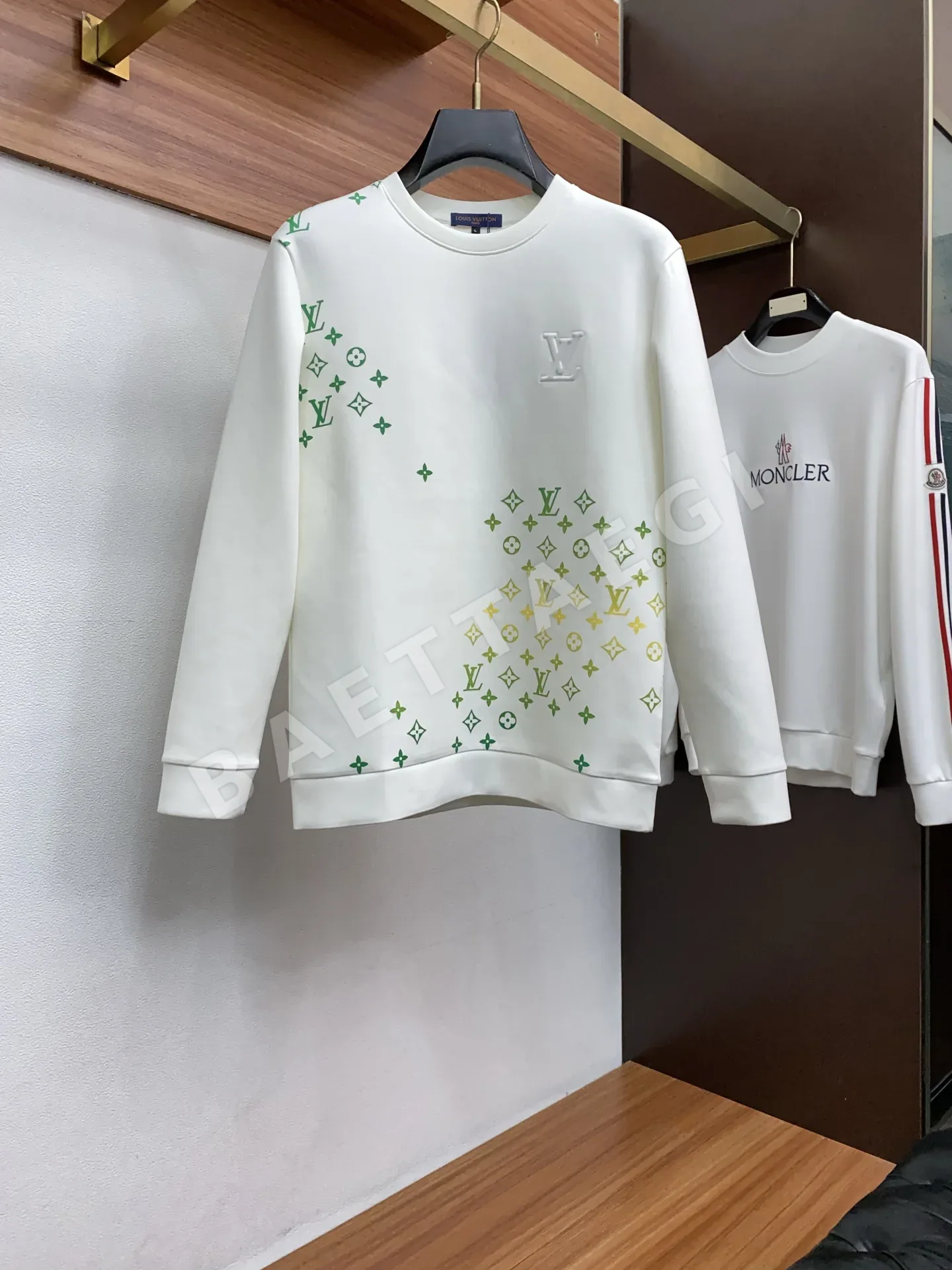 루이비통 클래식 에이스 크루넥 에어 코튼 긴팔 스웨트셔츠 P250