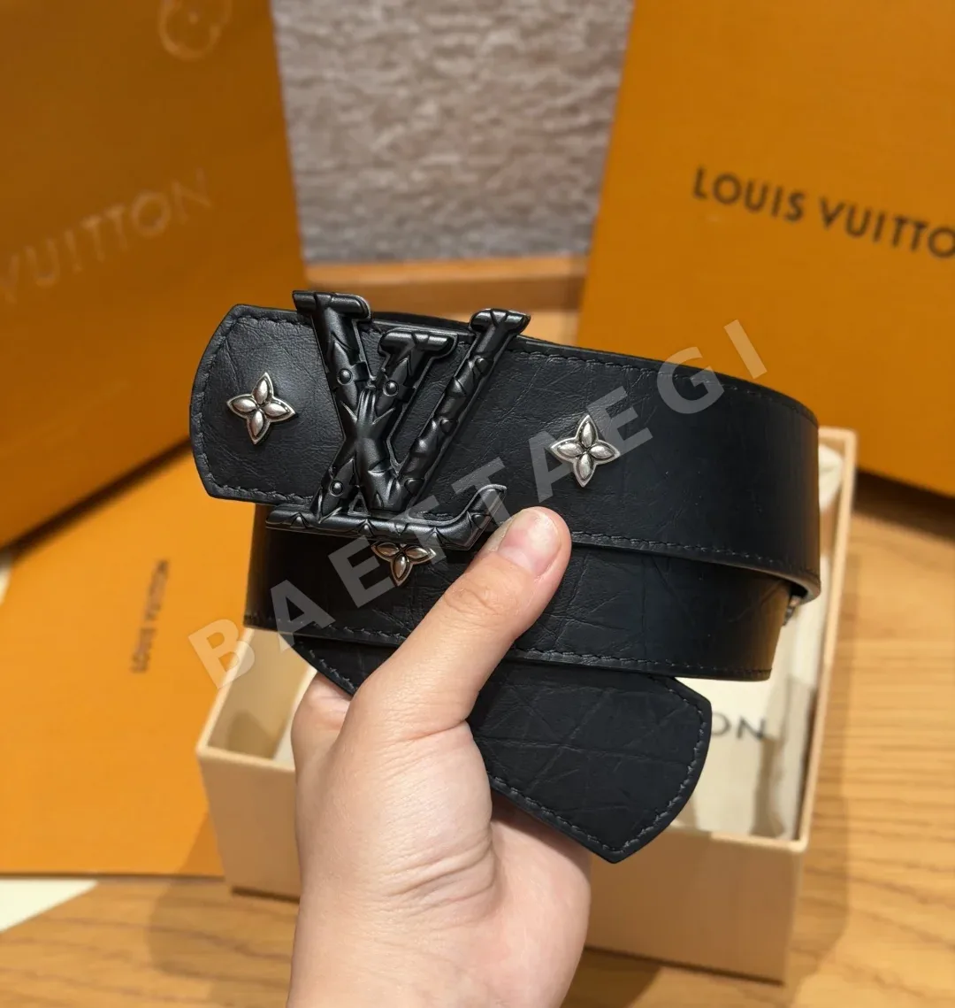 루이비통 LV 이니셜 40mm 트리옹 가죽 벨트 상세 이미지 2