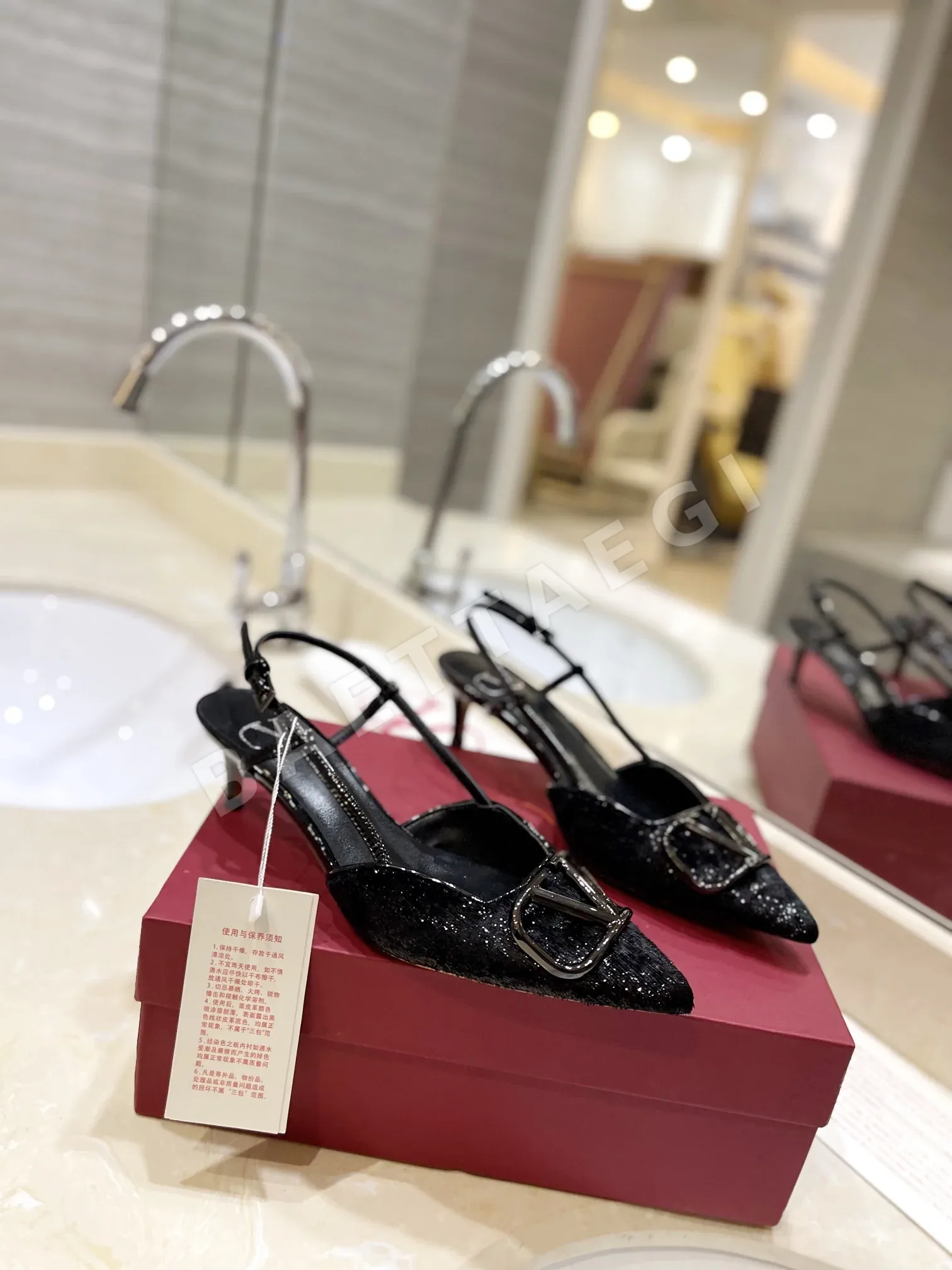 발렌티노 브이로고 벨벳 샌들 24669