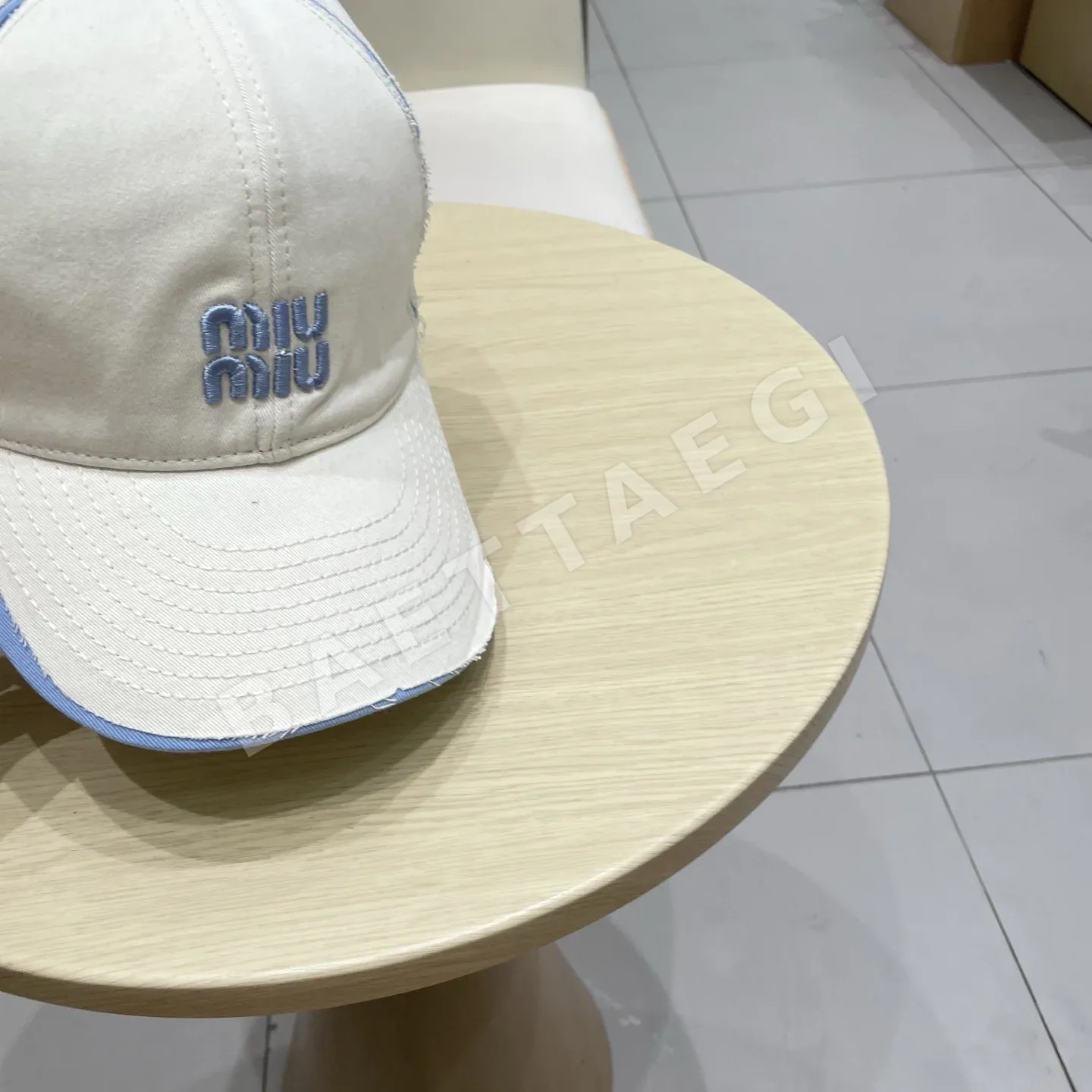 미우미우 자수 베이스볼캡 상세 이미지 6