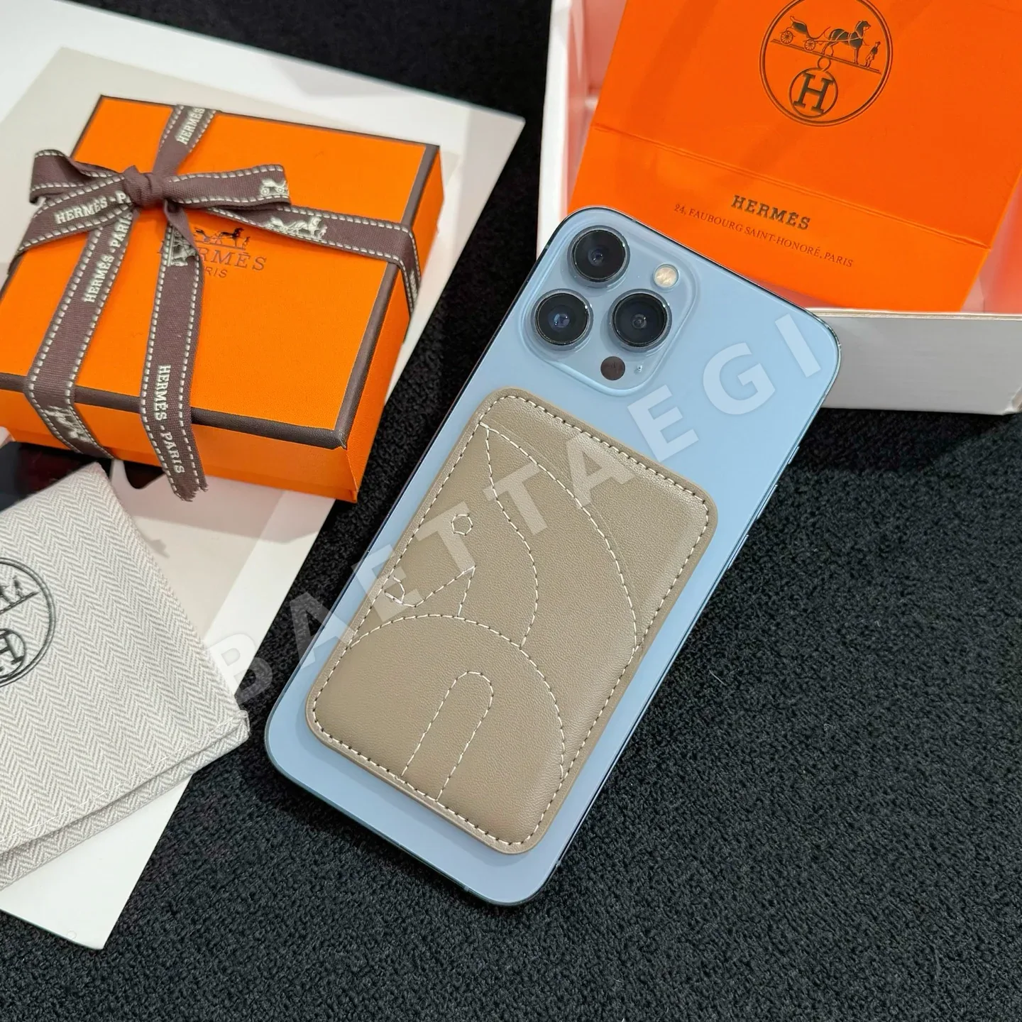 에르메스 맥세이프 마그네틱 지갑 166854 Hermes Wallet 상세 이미지 3