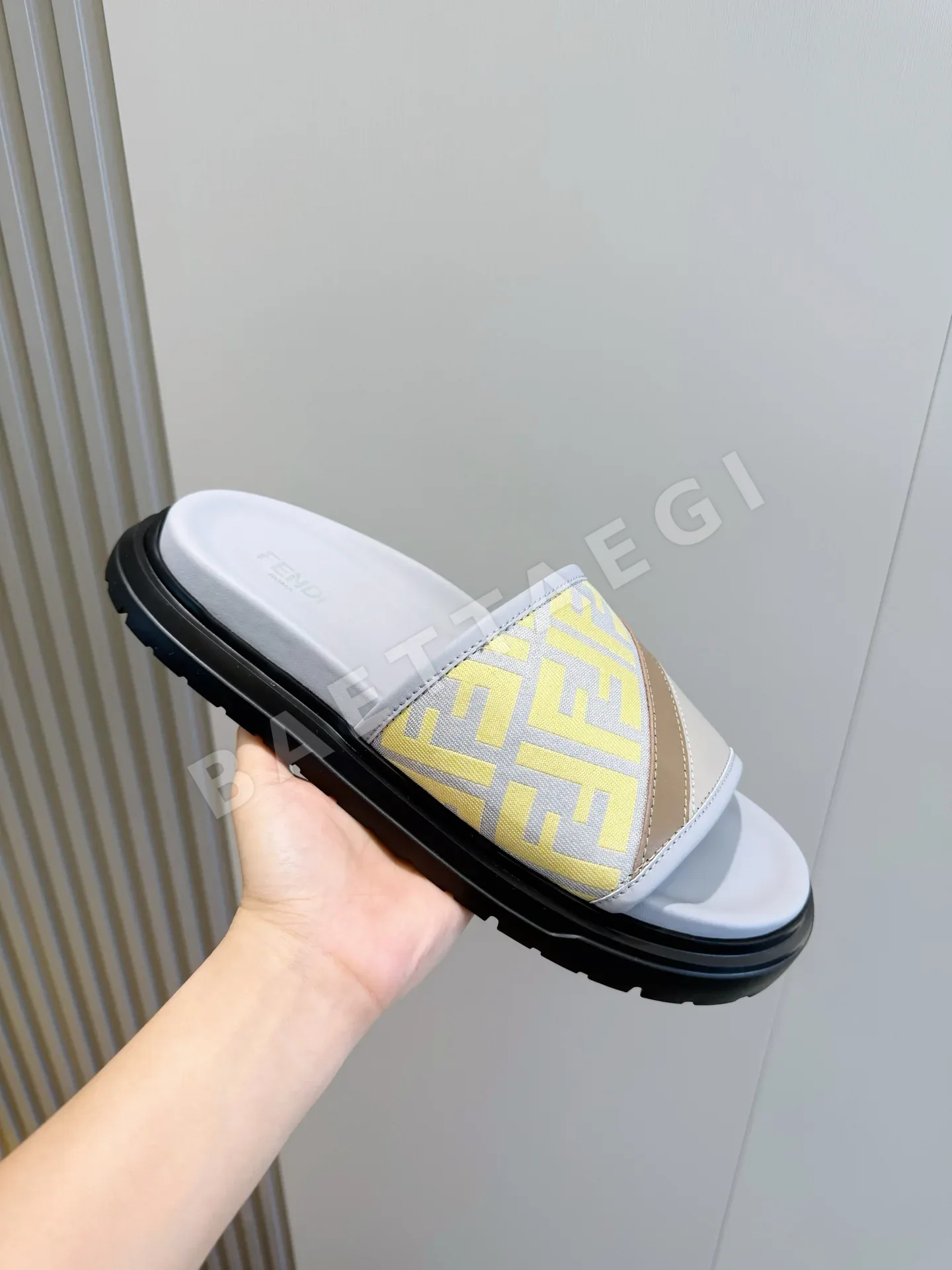 펜디 컬러 블록 러버 스트랩 샌들 상세 이미지 5
