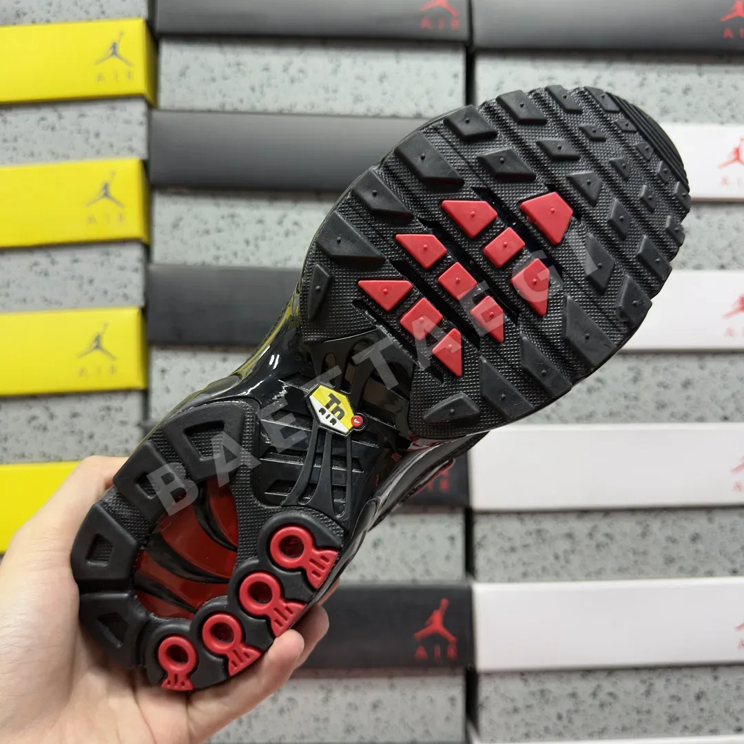 나이키 [BD] 에어 맥스 플러스 DO6383-001 201863 Nike Air Max Plus Metal Mesh Black Red 상세 이미지 9
