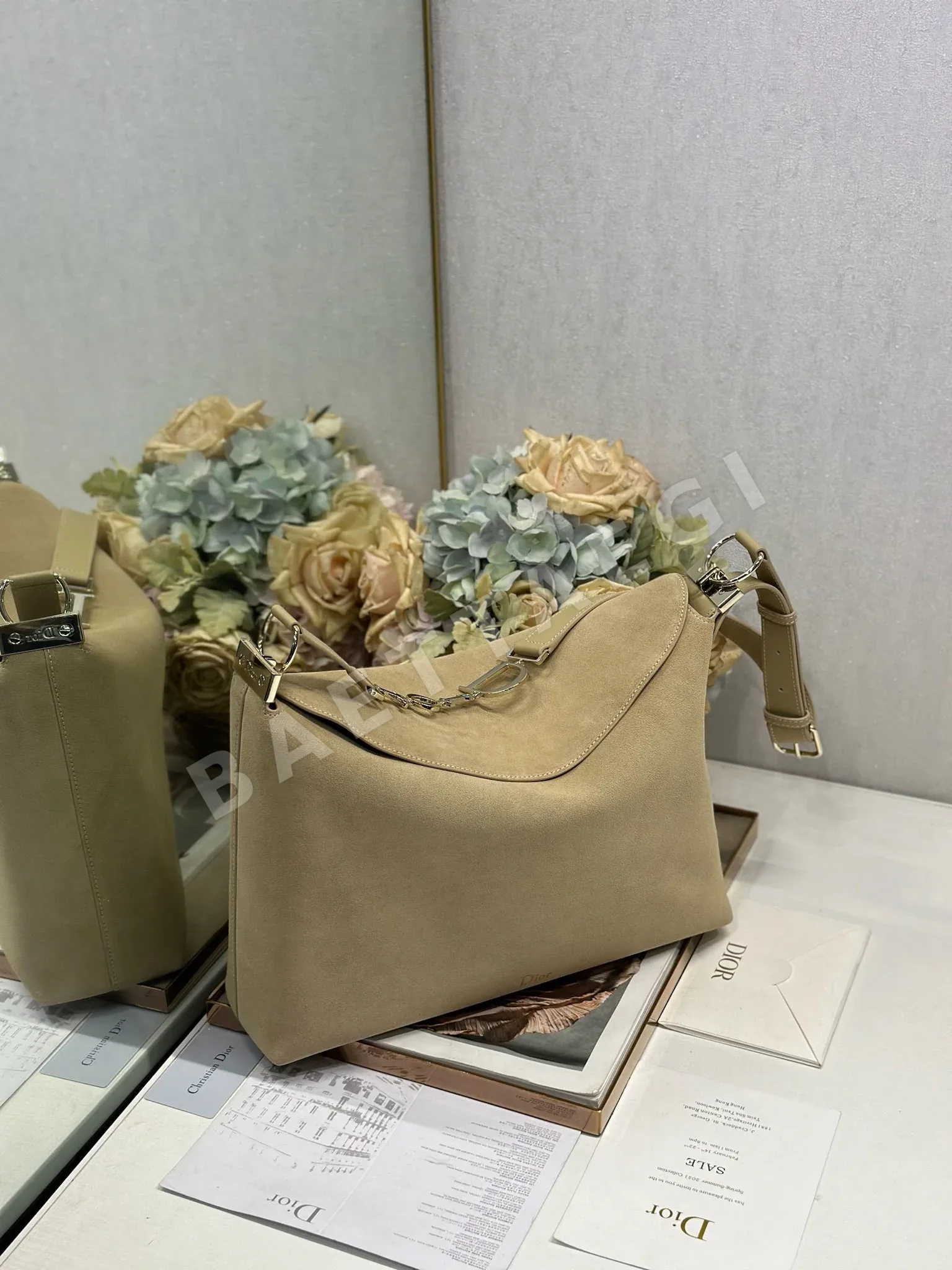 디올 라지 호보 벨벳 가방 상세 이미지 2