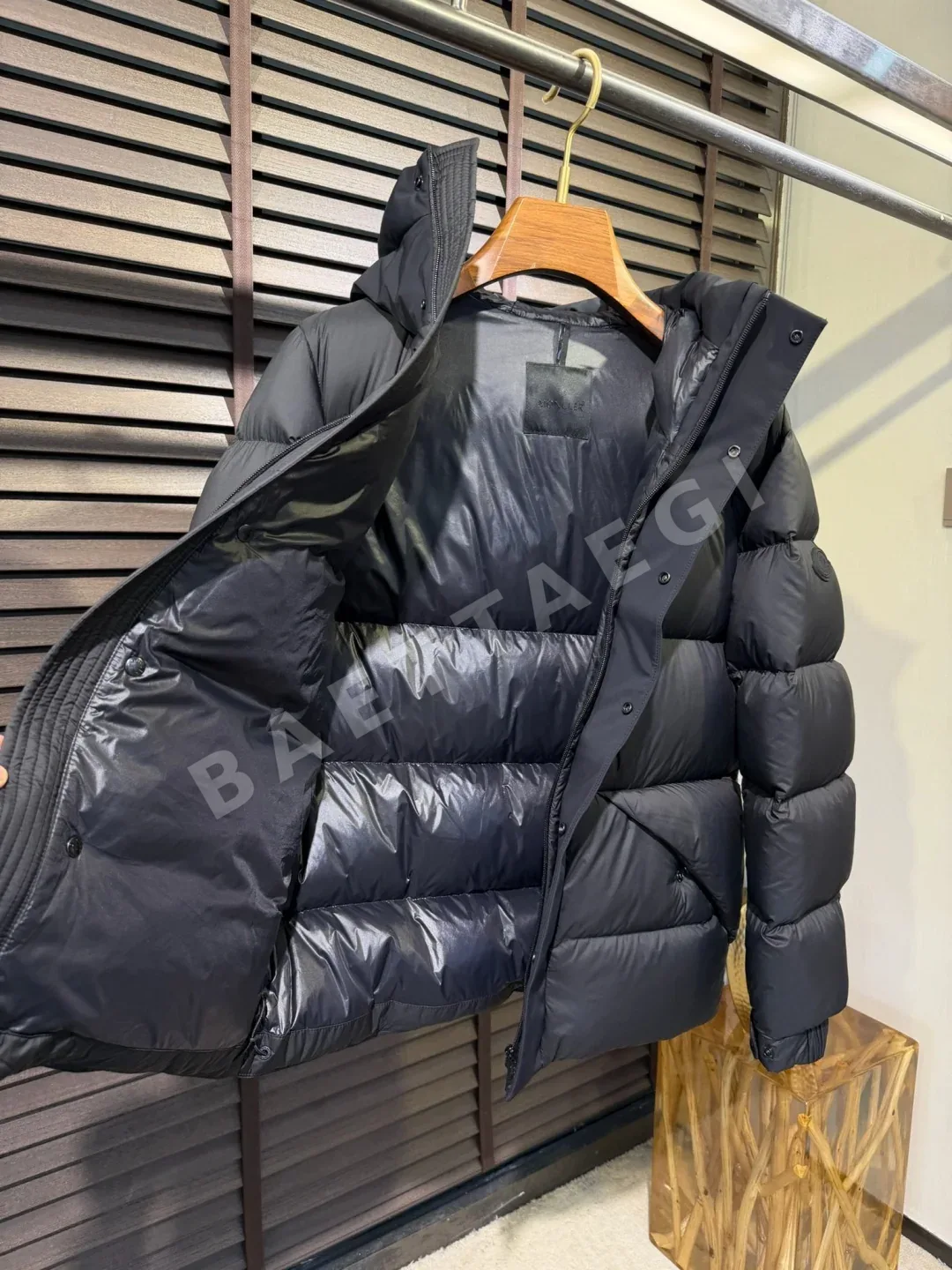 몽클레르 마데이라 쇼트 다운 재킷 상세 이미지 8