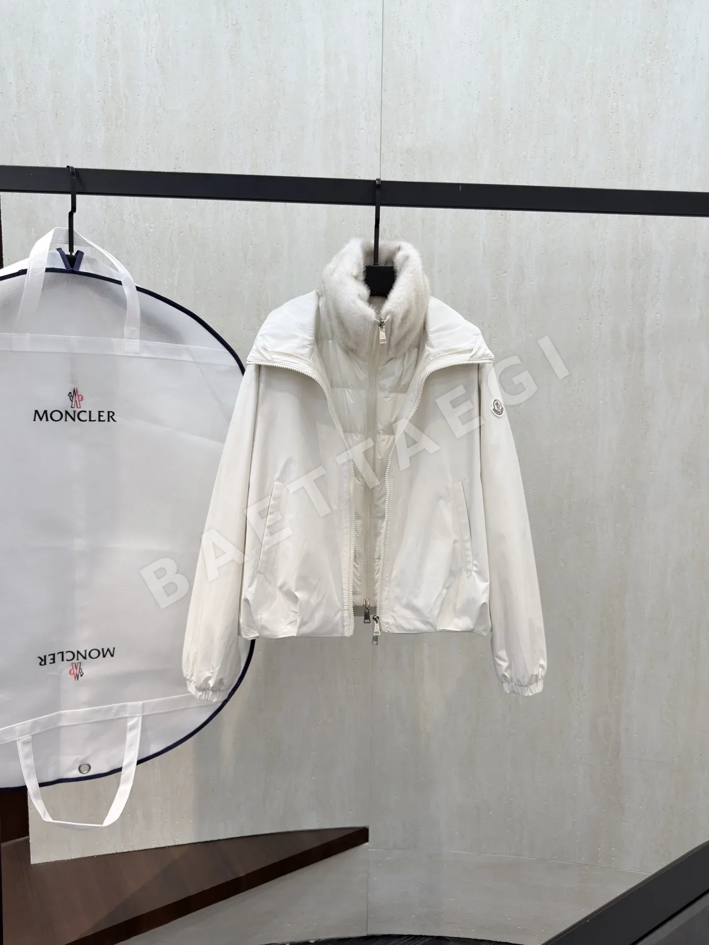 몽클레르 여성 투피스 자켓 세트 상세 이미지 2