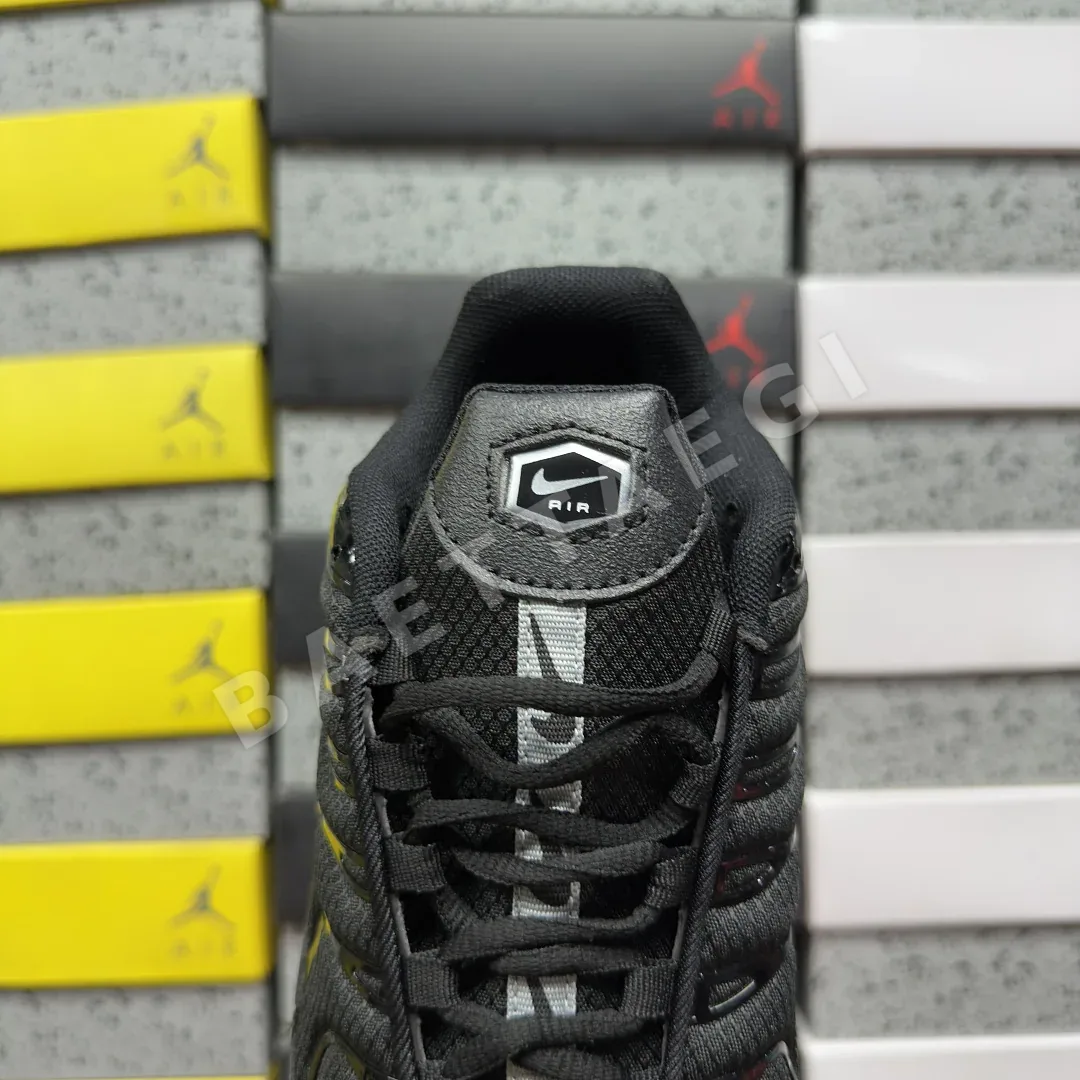 나이키 [BD] 에어 맥스 플러스 DX8971-001 201857 Nike Air Max Plus Mini Swoosh Black Silver 상세 이미지 8