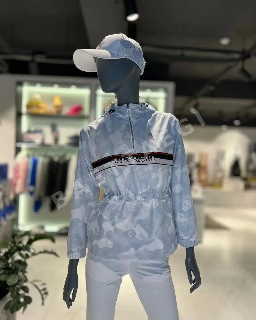 마크앤로나 여성 경량 방풍 재킷 153925