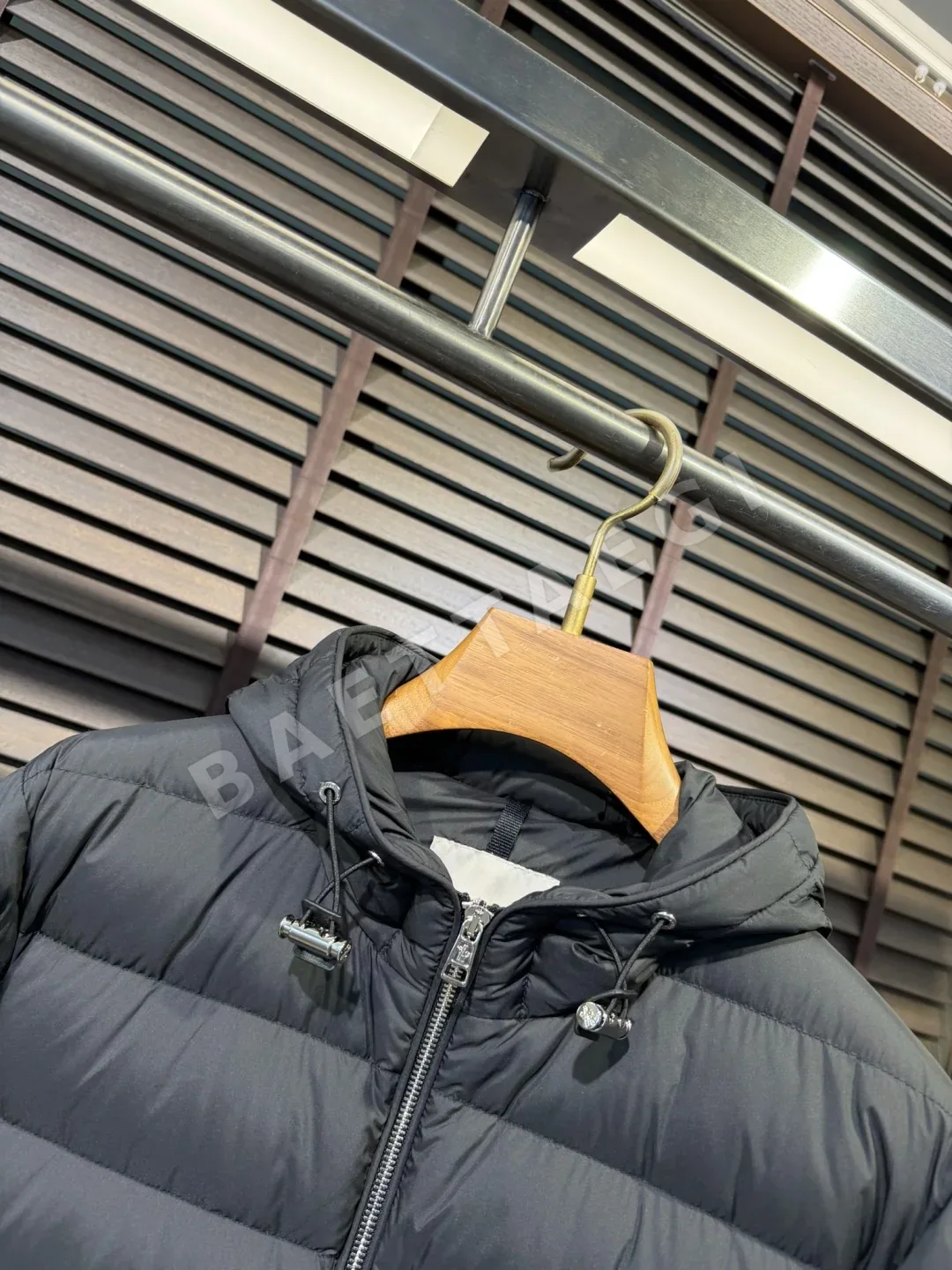 몽클레르 세스트리에 후드 쇼트 다운 자켓 M99805 상세 이미지 4