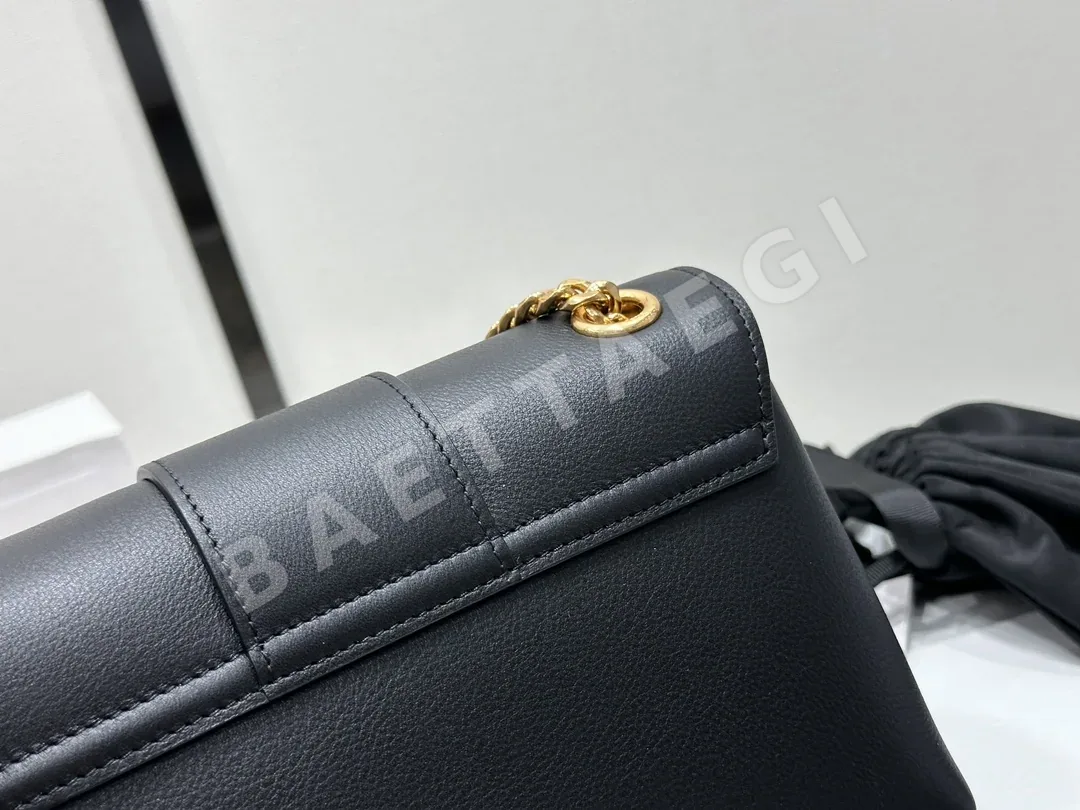 셀린느 틴 빅투아르 스몰 소프트 카프스킨 핸드백 상세 이미지 7