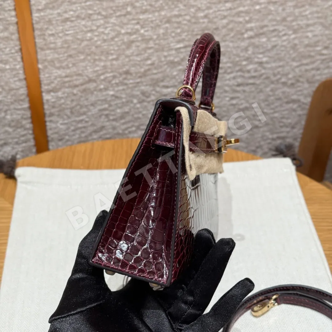 에르메스 미니 켈리 19 버건디 골드 하드웨어 상세 이미지 3