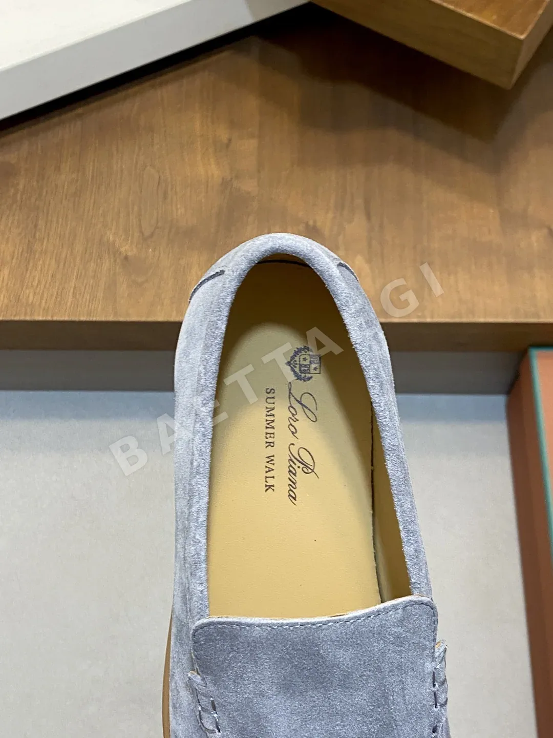 로로피아나 로퍼 스웨이드 이니셜 패턴 상세 이미지 7