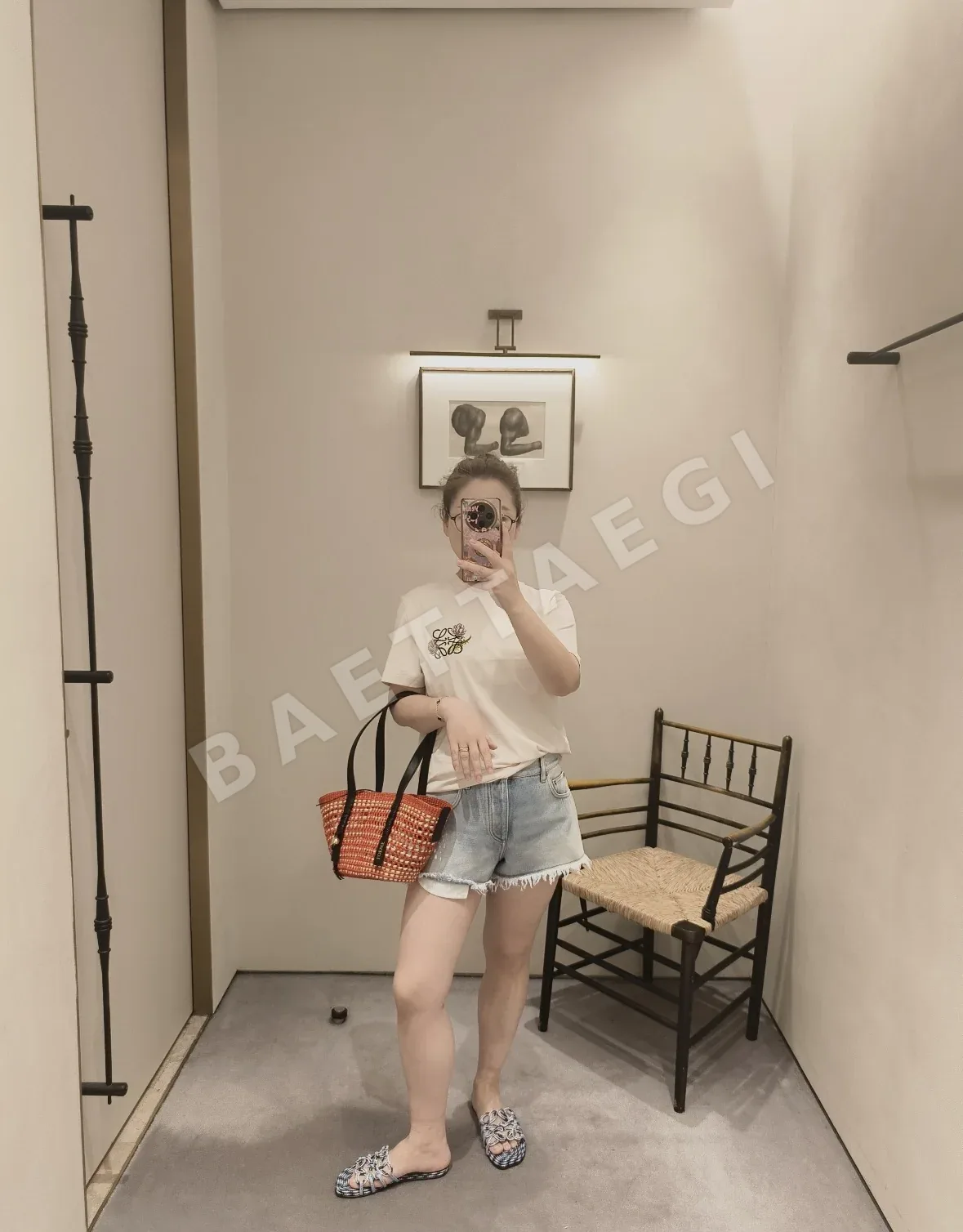 로에베 자수 플라워 반팔 티셔츠 상세 이미지 8