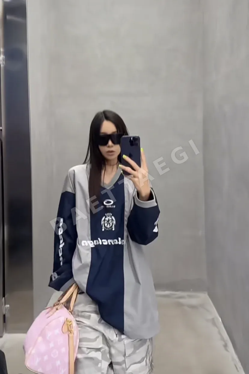 발렌시아가 컬러 블록 V넥 긴팔 티셔츠 상세 이미지 13