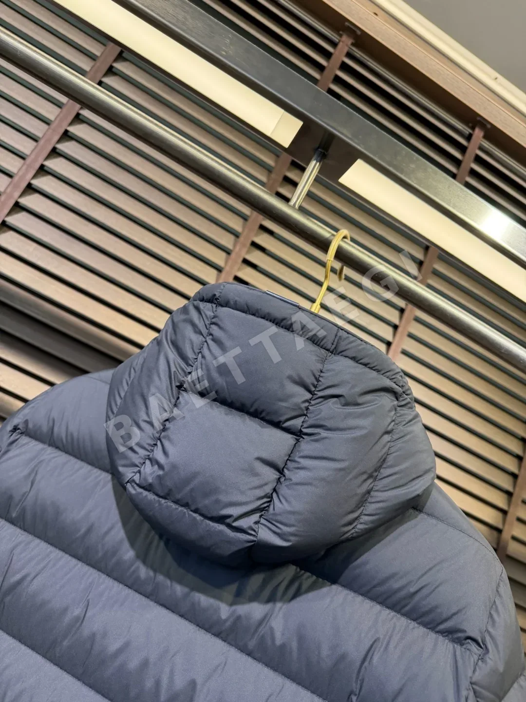 몽클레르(Moncler) 세스트리에 후드 쇼트 다운 재킷 M99805 상세 이미지 9