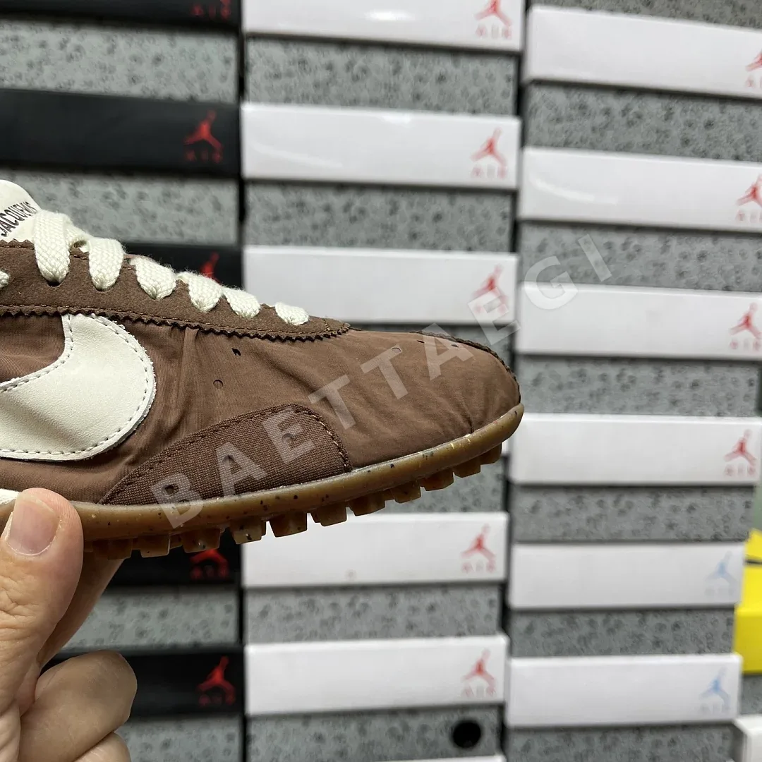 나이키 [GOD] HV8547-200 201597 Nike Moon Shoe SP Jacquemus Fauna Brown 상세 이미지 5