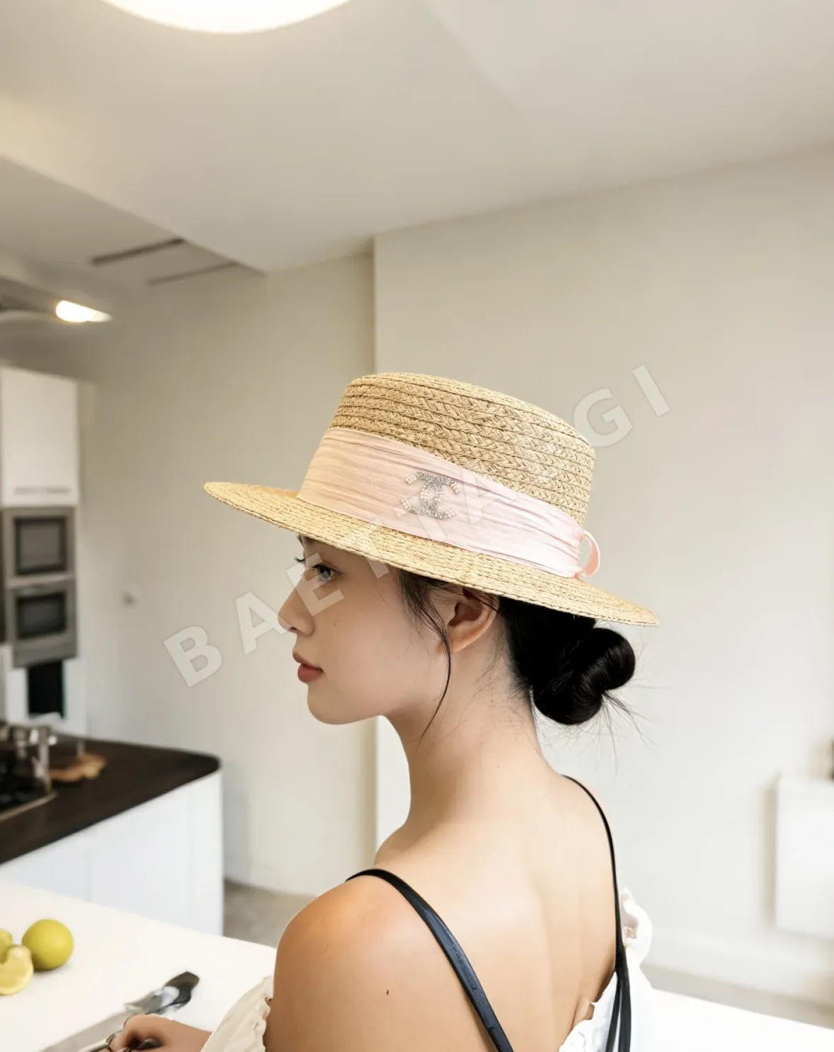 샤넬 내추럴 스트로 플랫톱 모자 82702