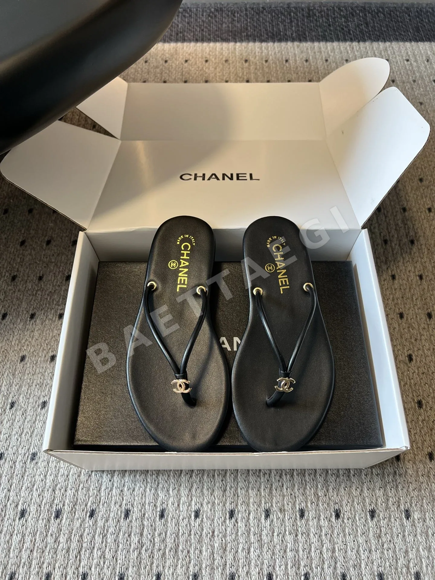 샤넬 더블 C 로고 플립플롭 75382