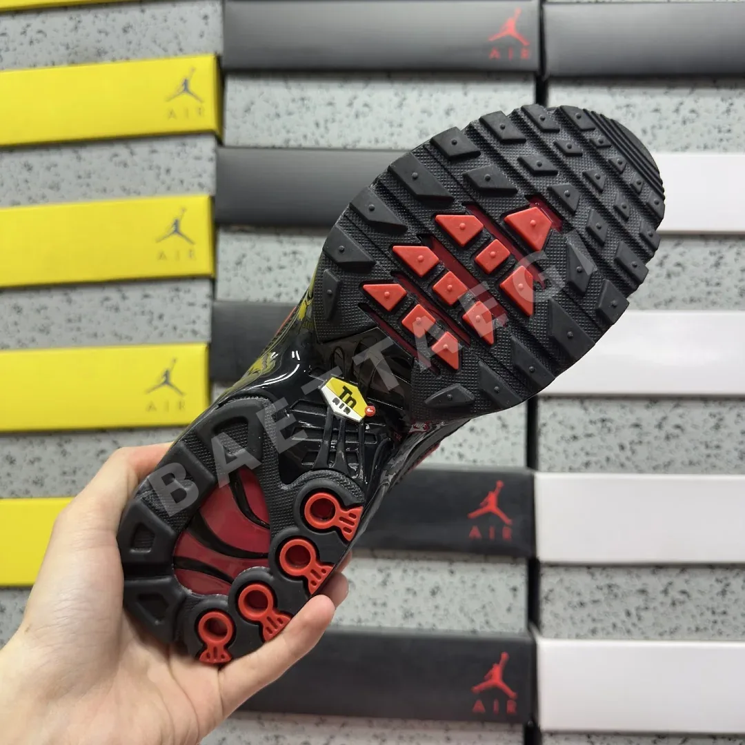 나이키 [BD] 에어 맥스 플러스 DO6383-001 201906 Nike Air Max Plus Metal Mesh Black Red 상세 이미지 5