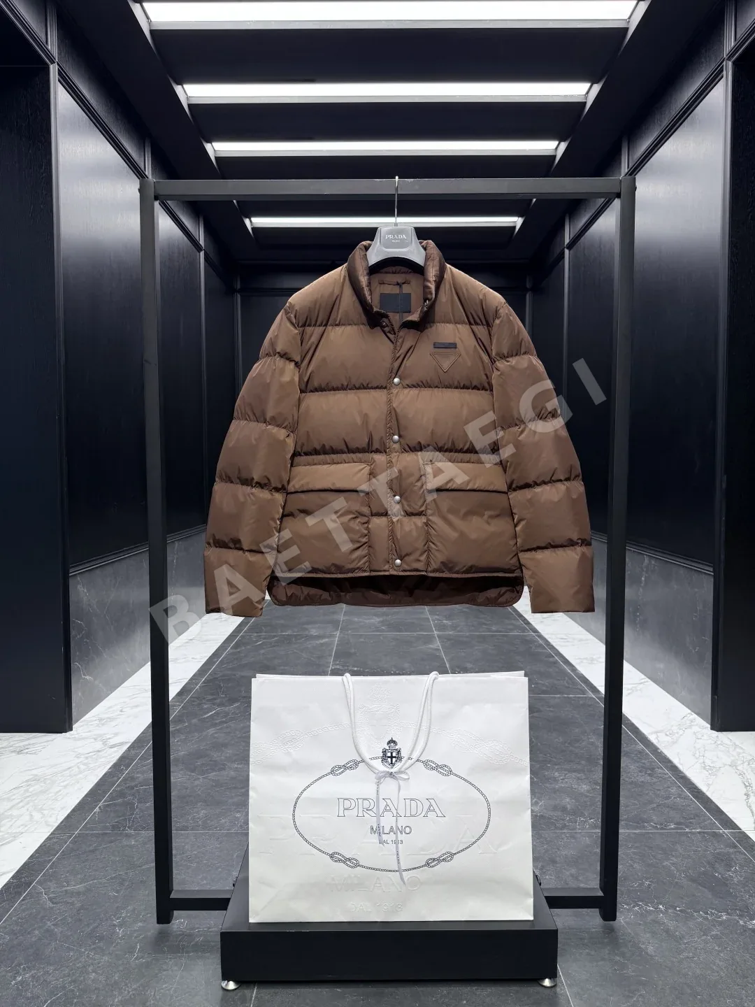 프라다 Re-Nylon 구스다운 남성 패딩 상세 이미지 2